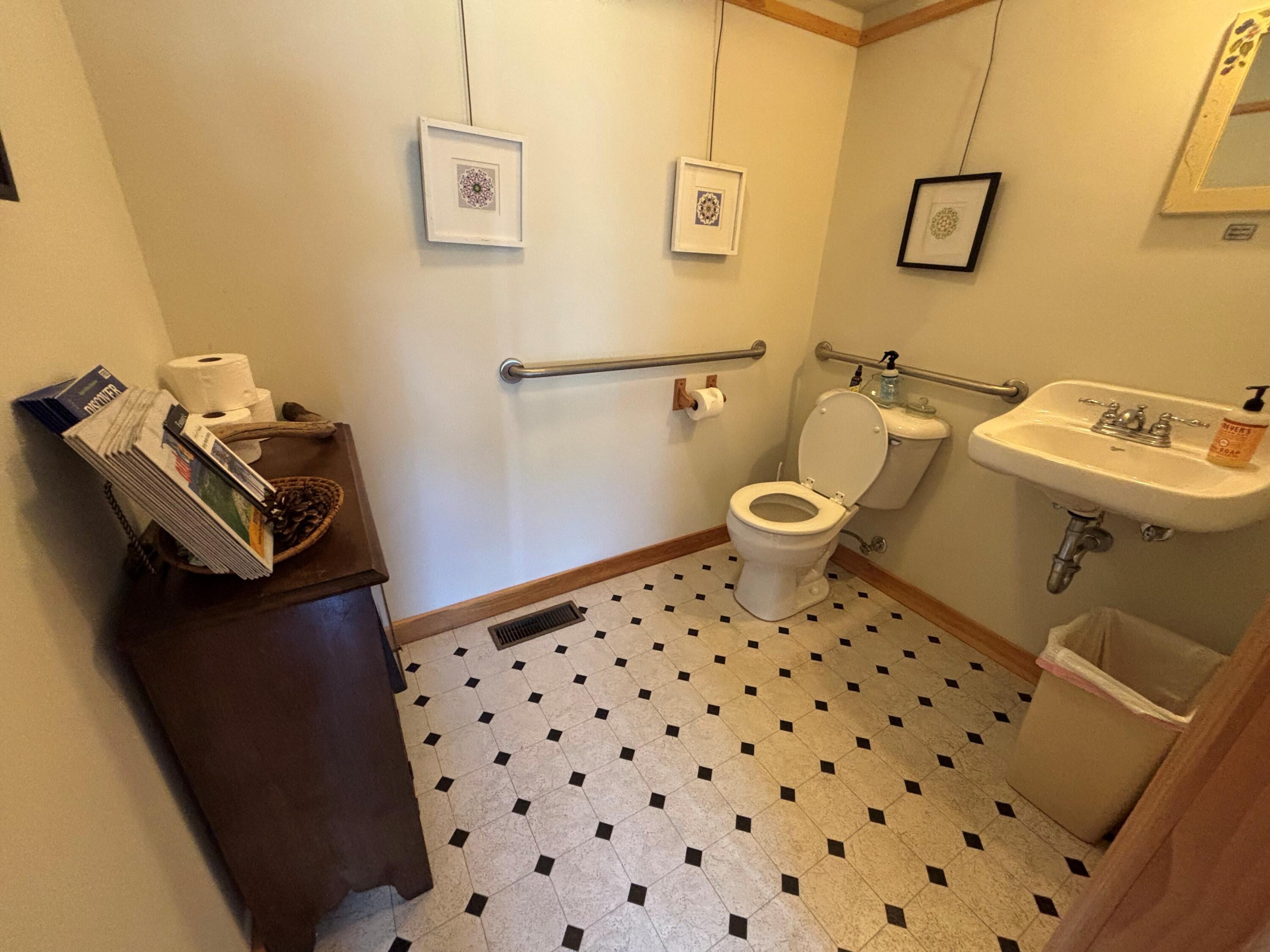 main property photo 14