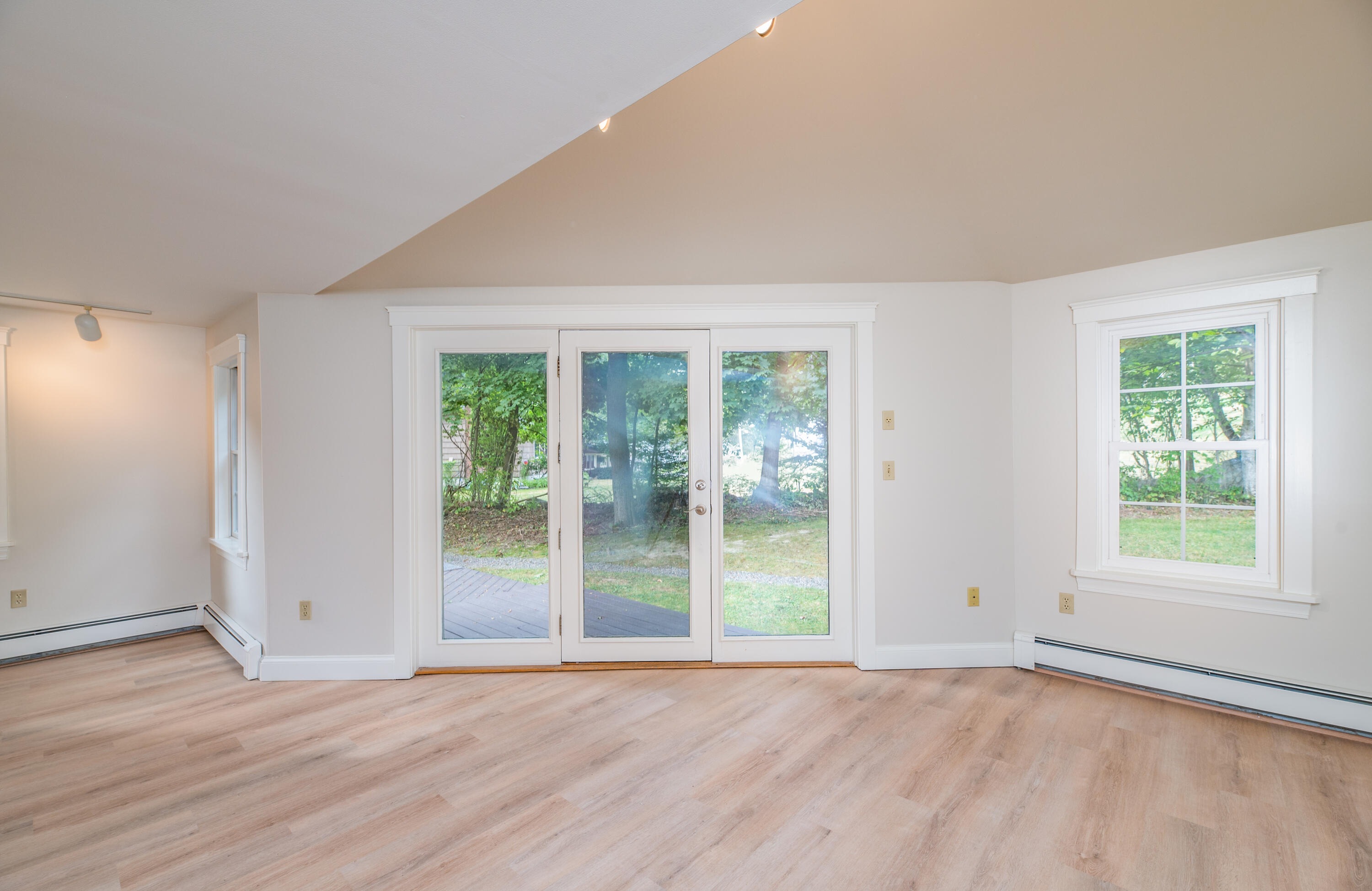 property viewer photo 24