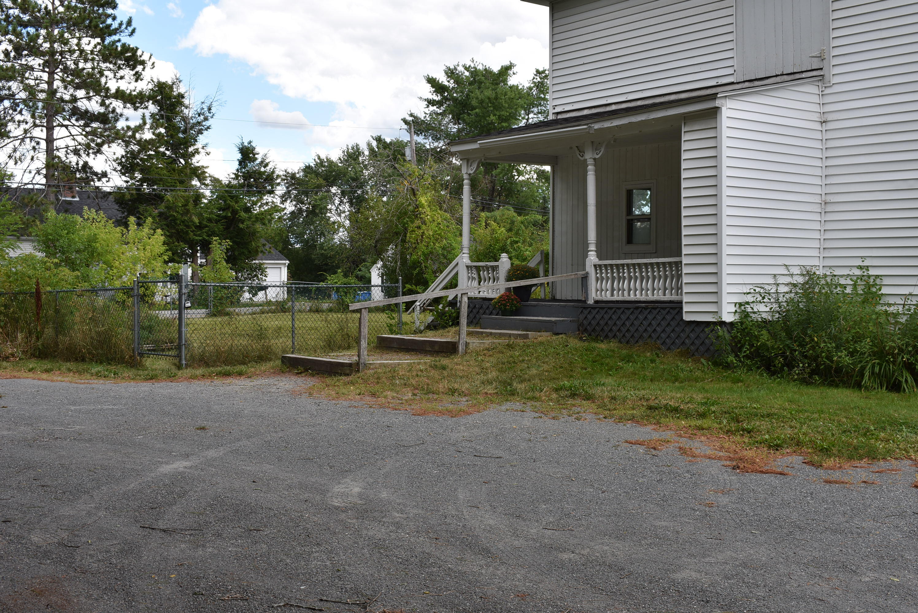 main property photo 33