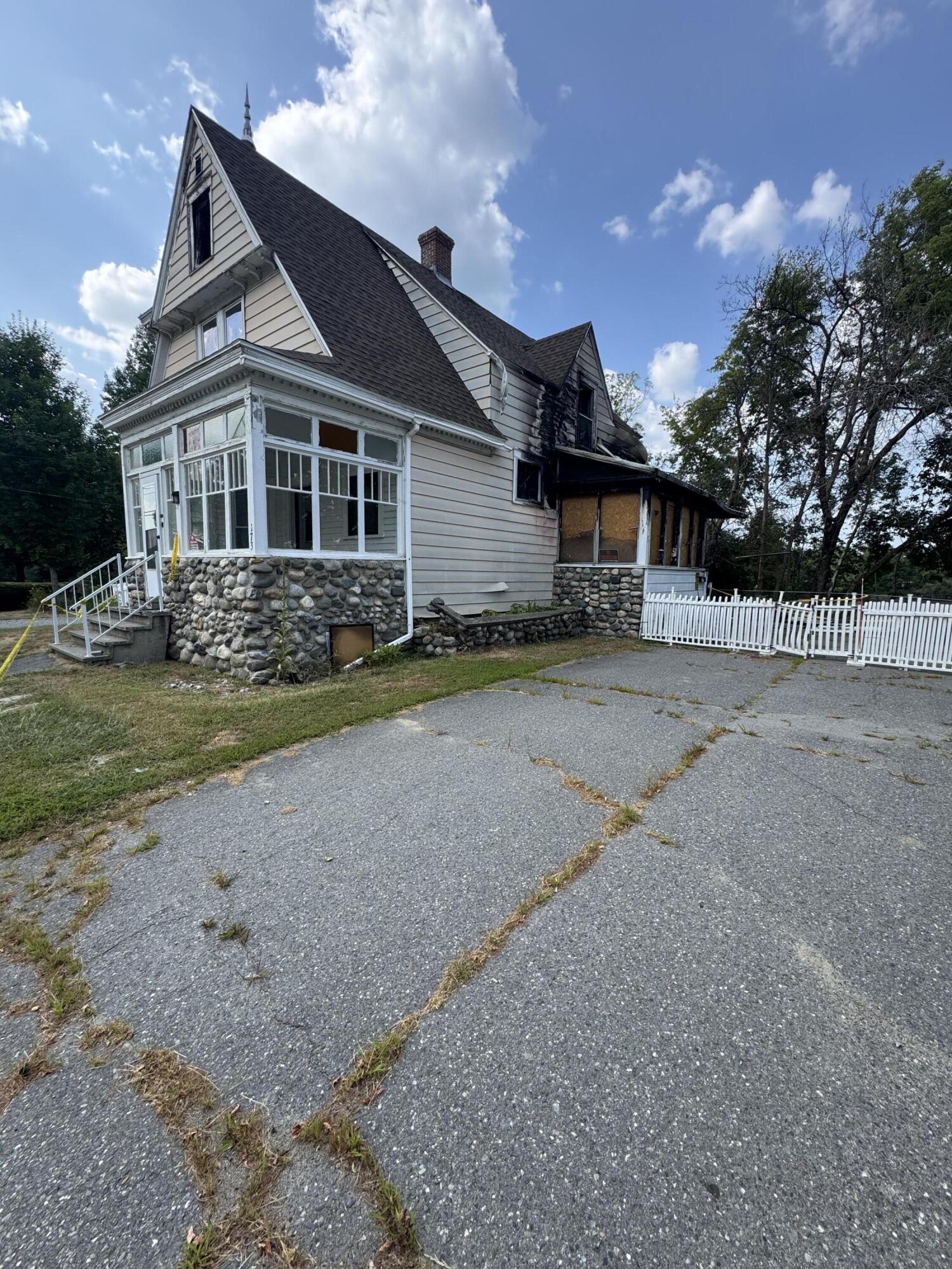 property viewer photo 3