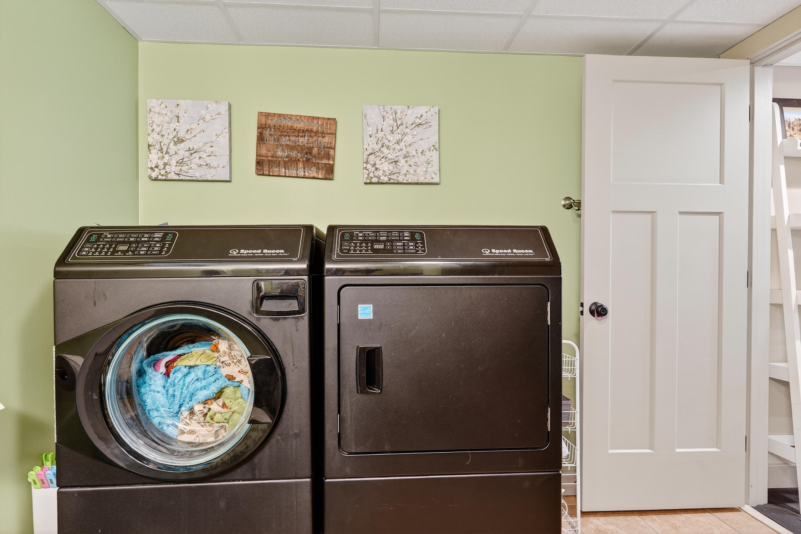 property viewer photo 36