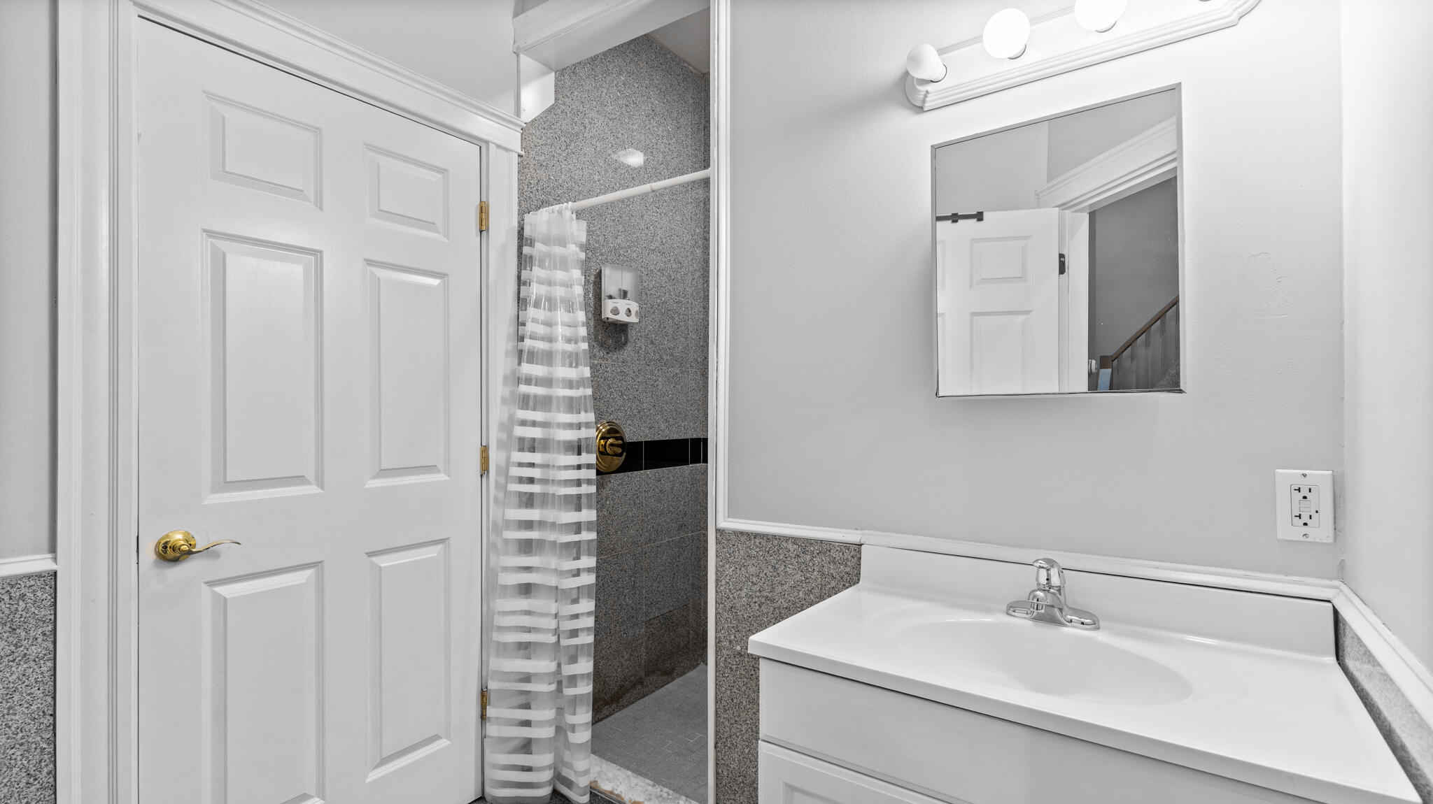 property viewer photo 67