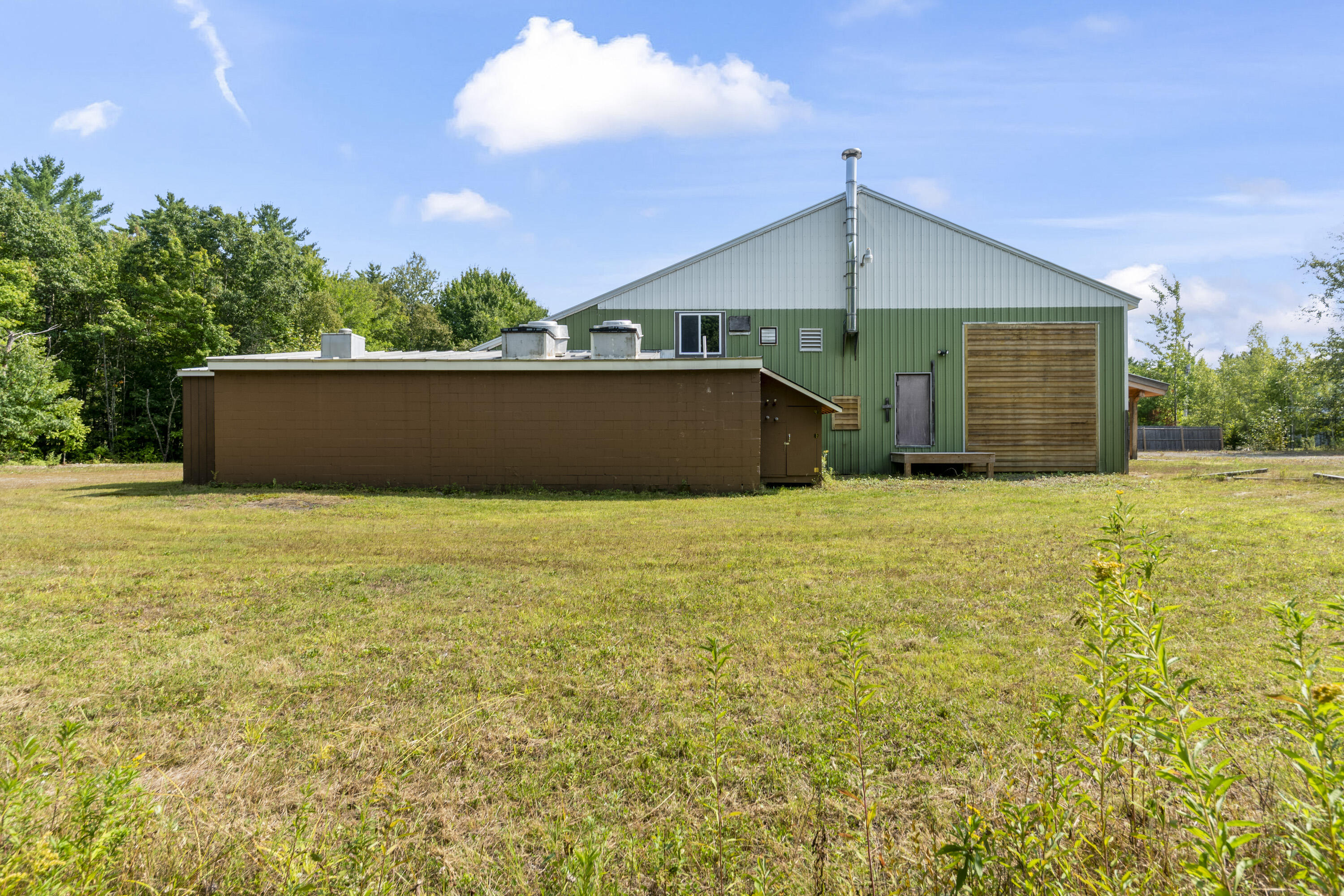 main property photo 39