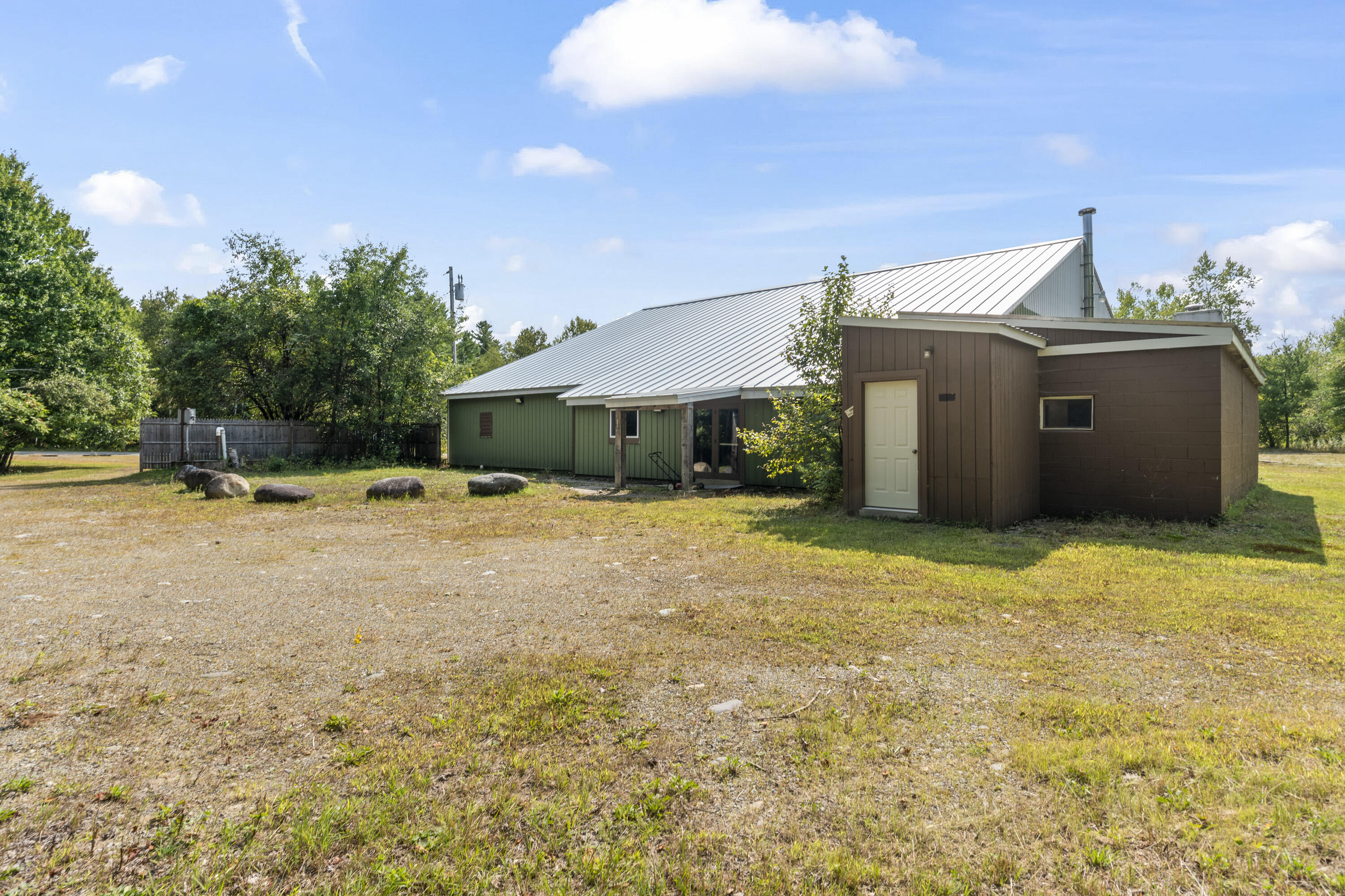 main property photo 40