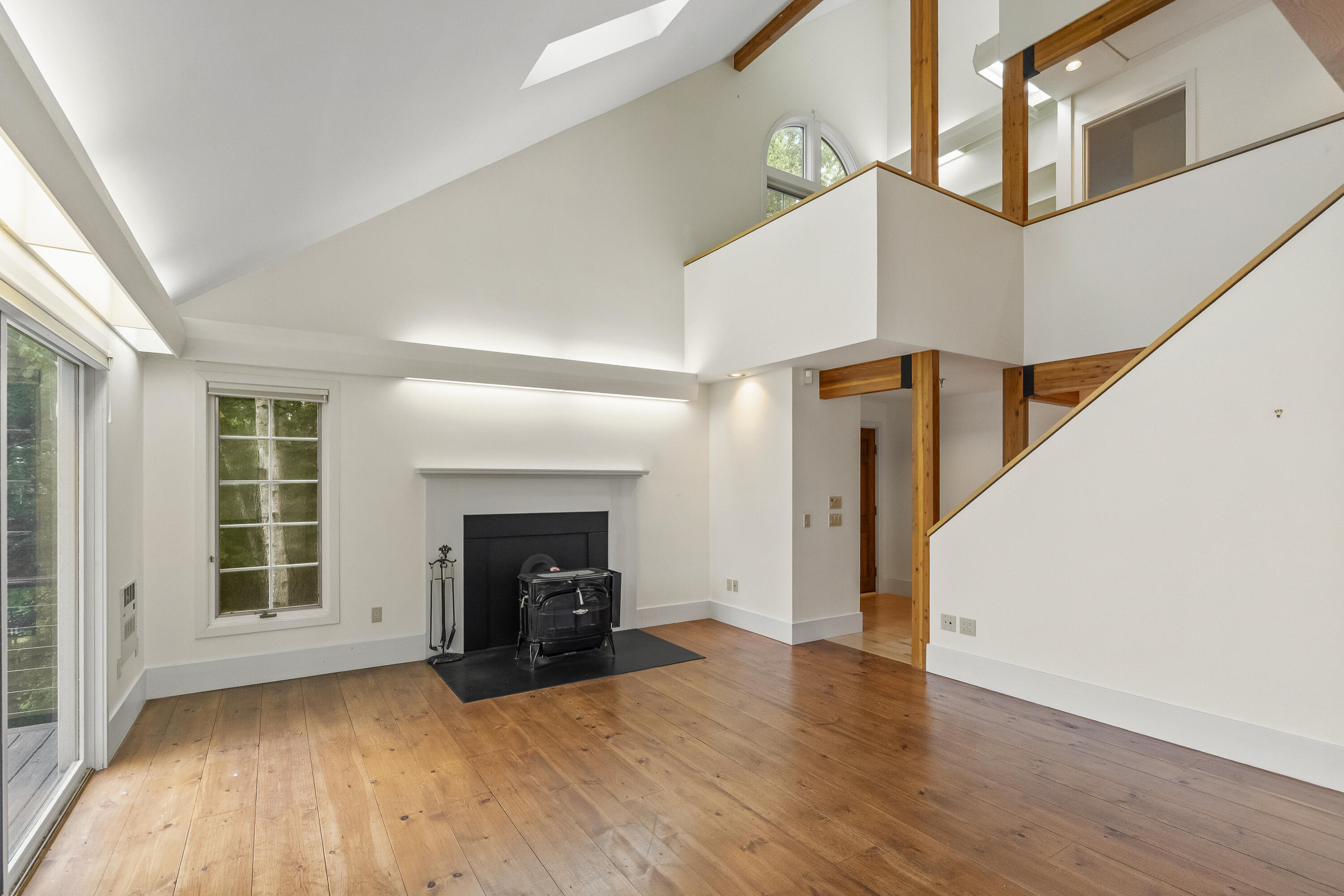 main property photo 123