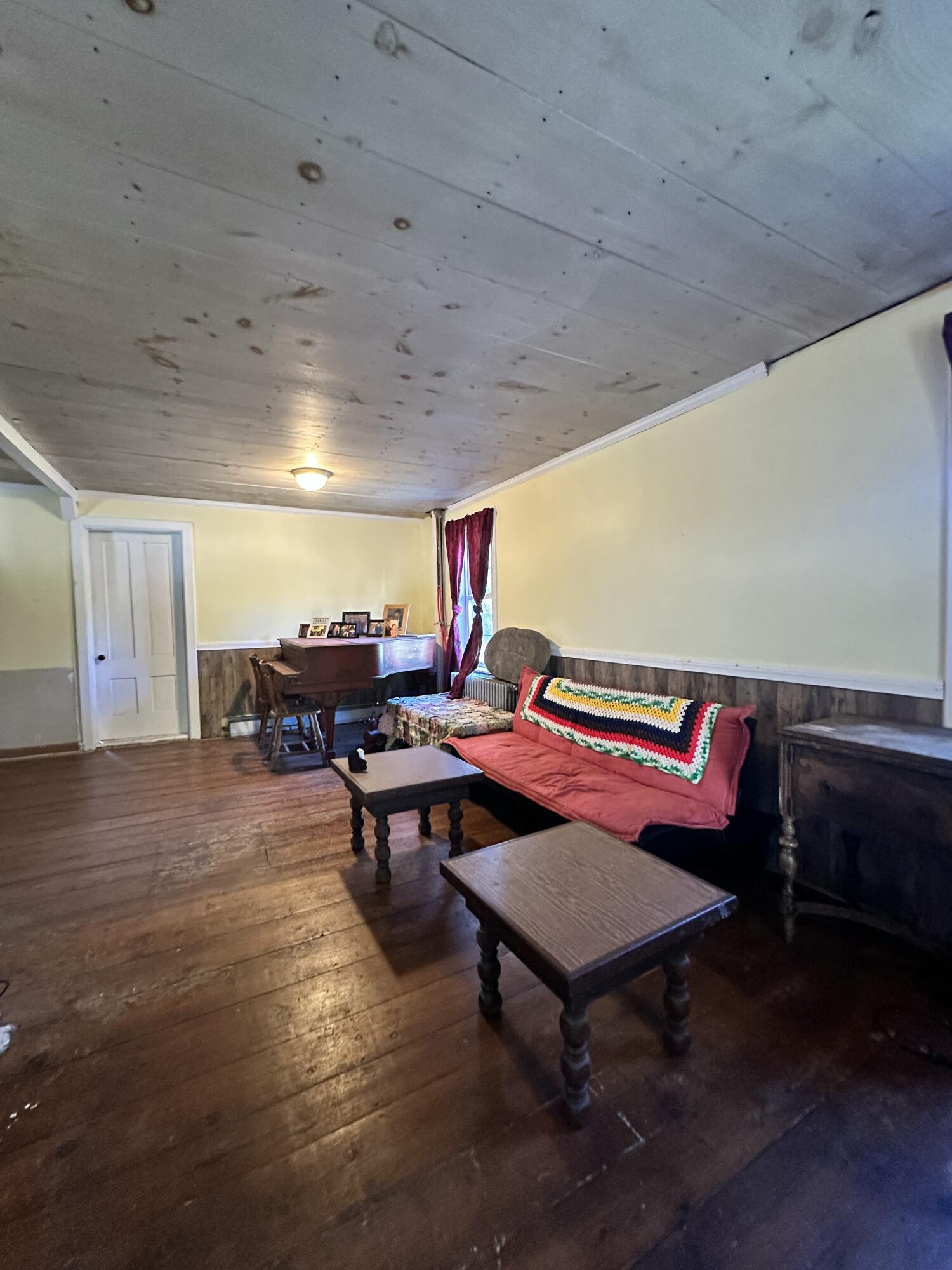 main property photo 11