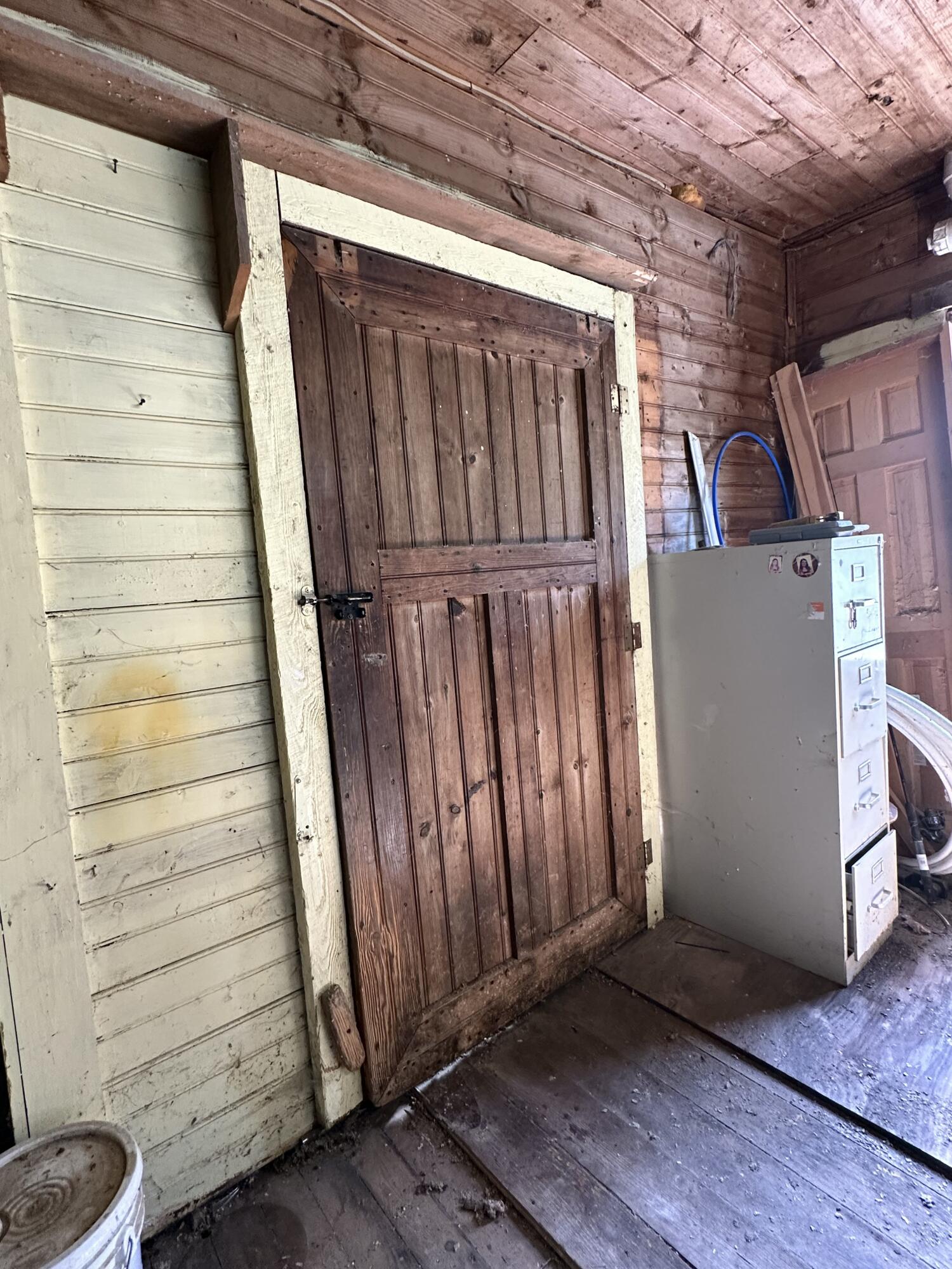 main property photo 30