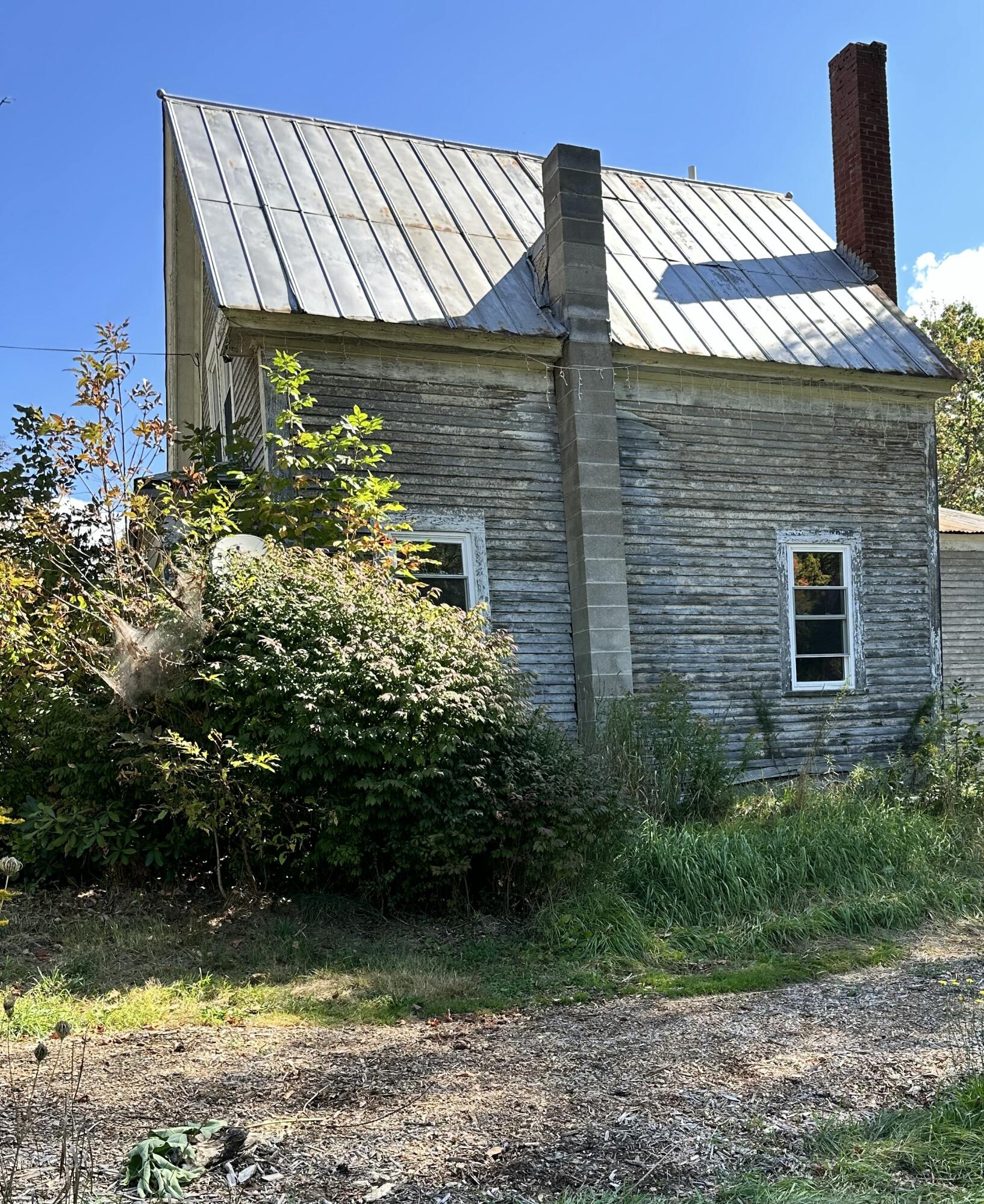 main property photo 33