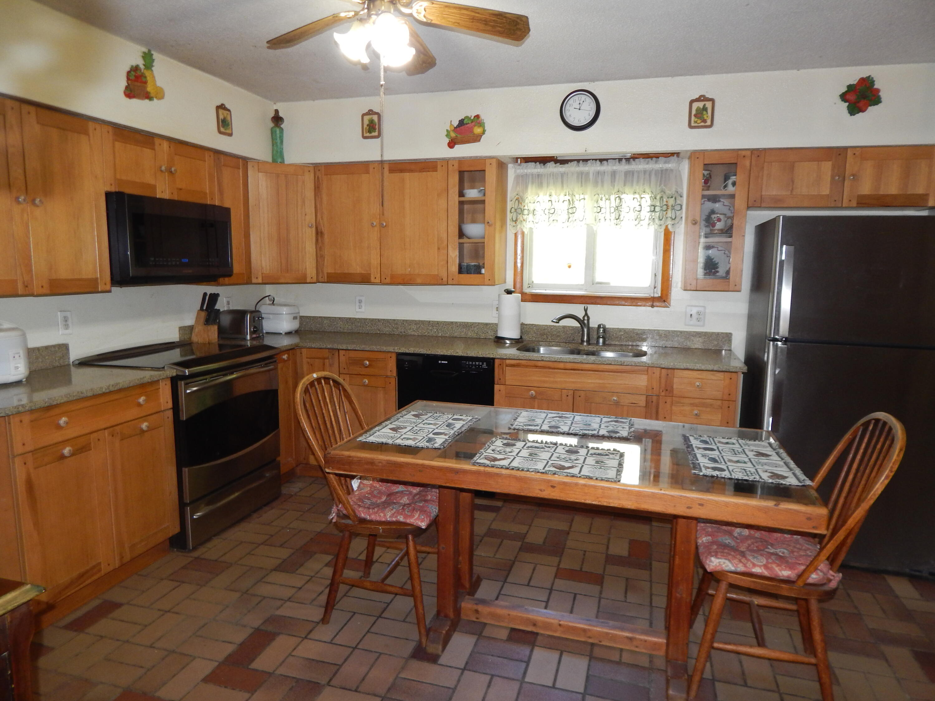 main property photo 45