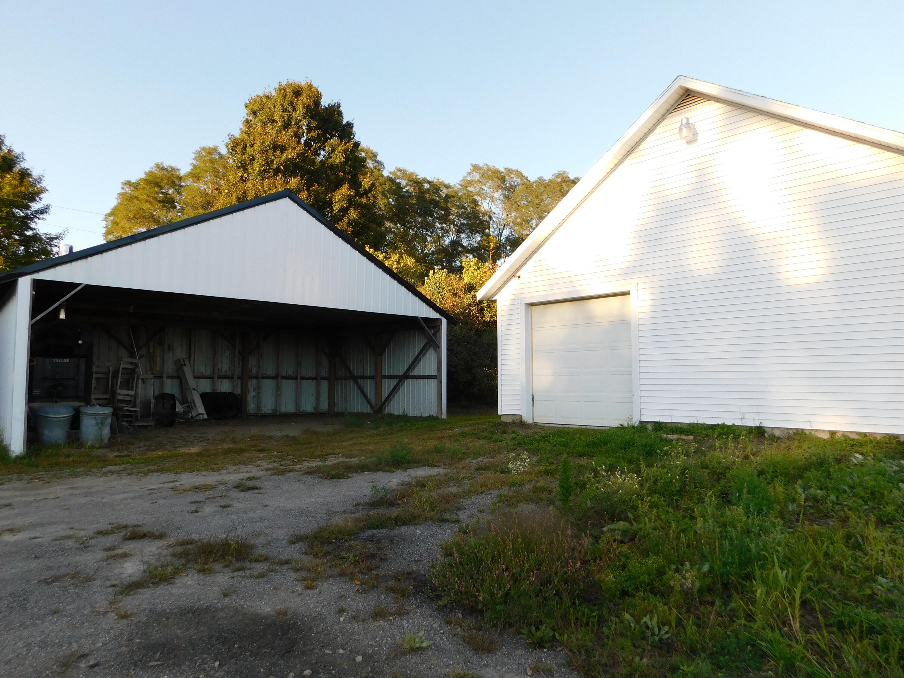 main property photo 65