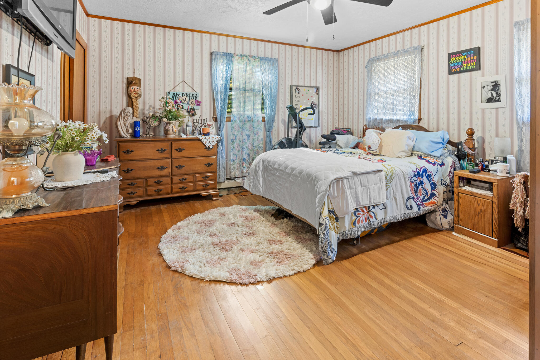 main property photo 30