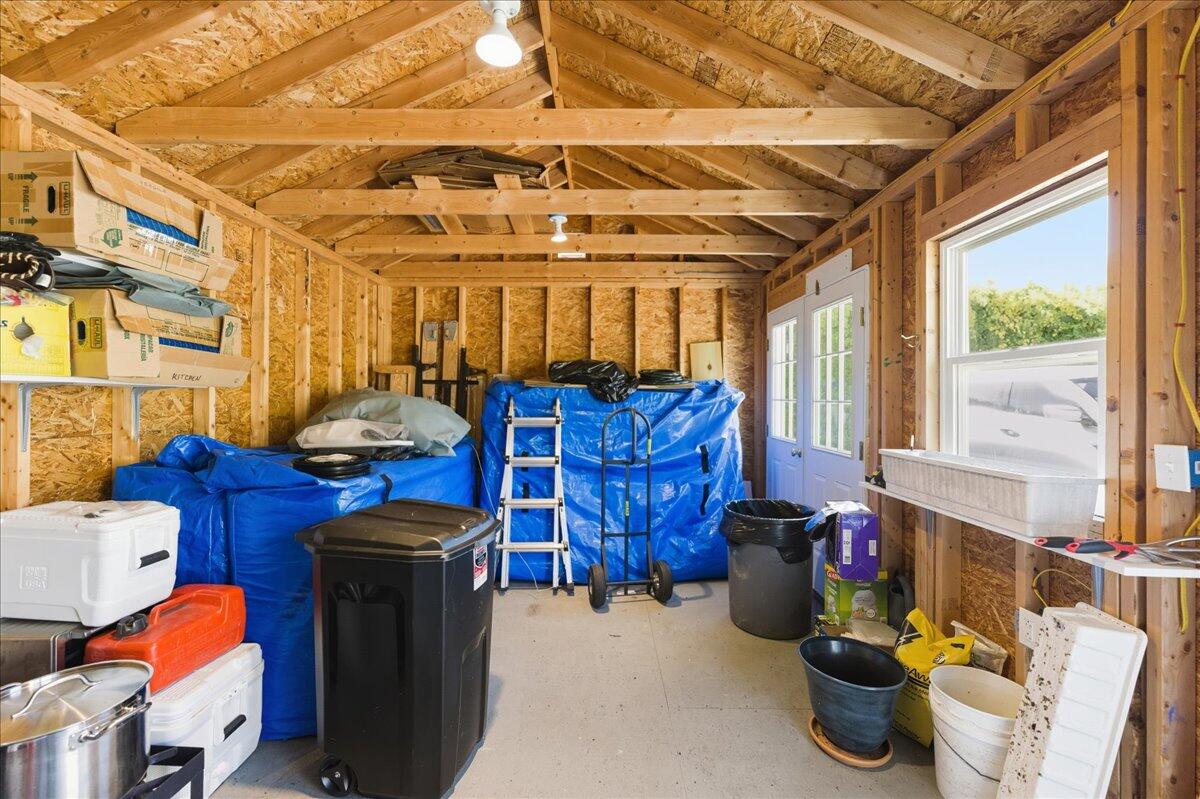 main property photo 77