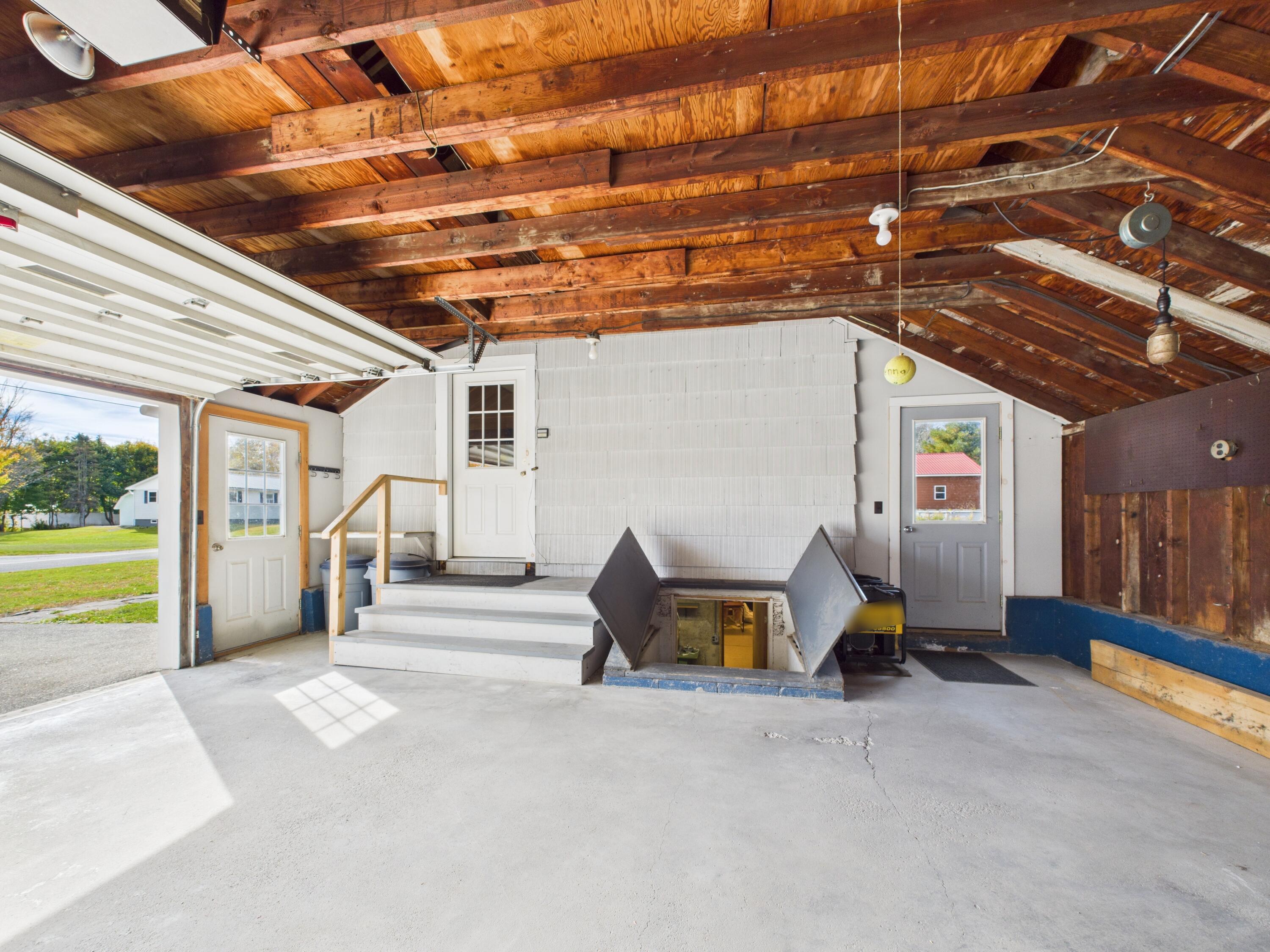 main property photo 31