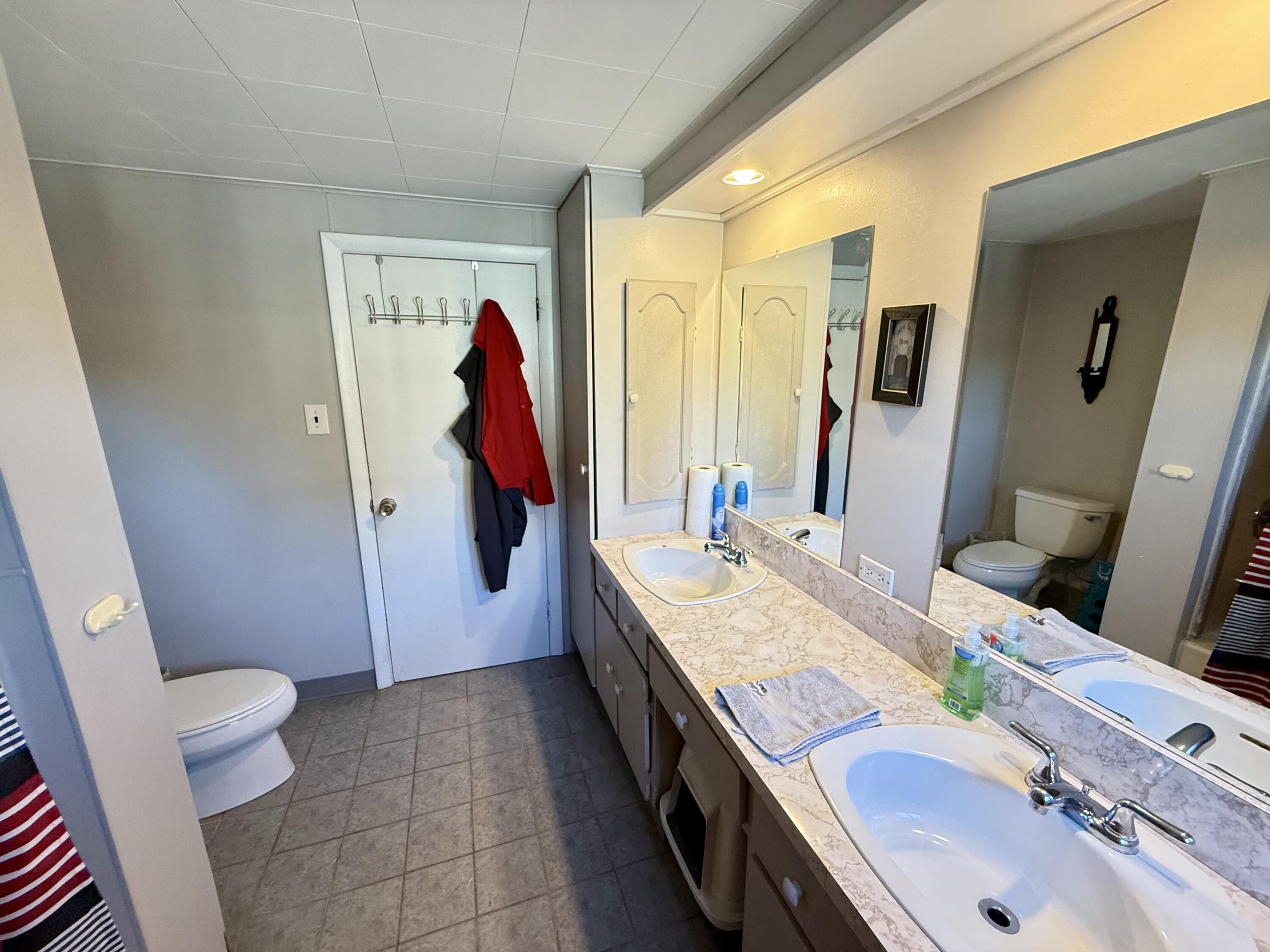 main property photo 11
