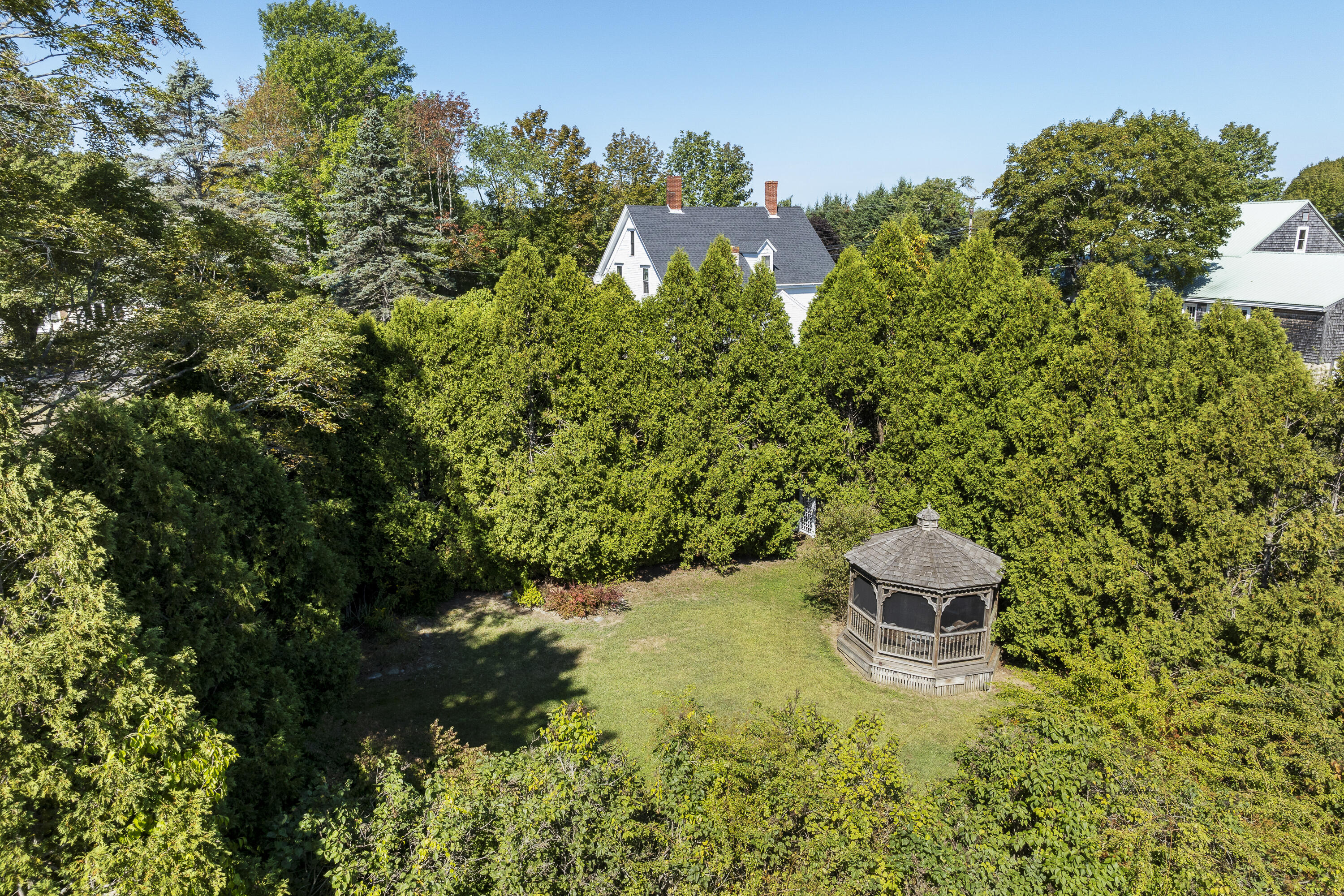 main property photo 12
