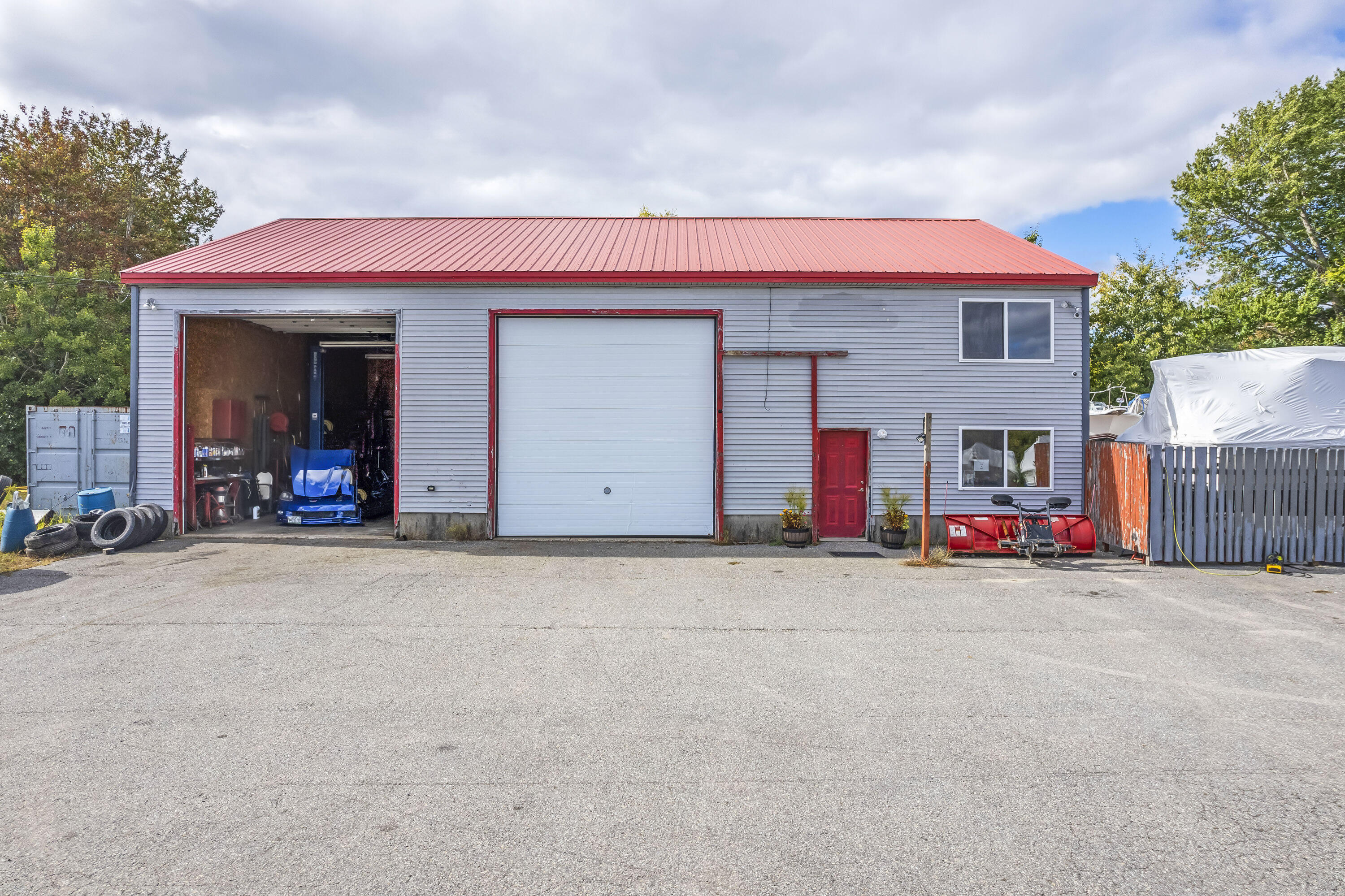main property photo 18