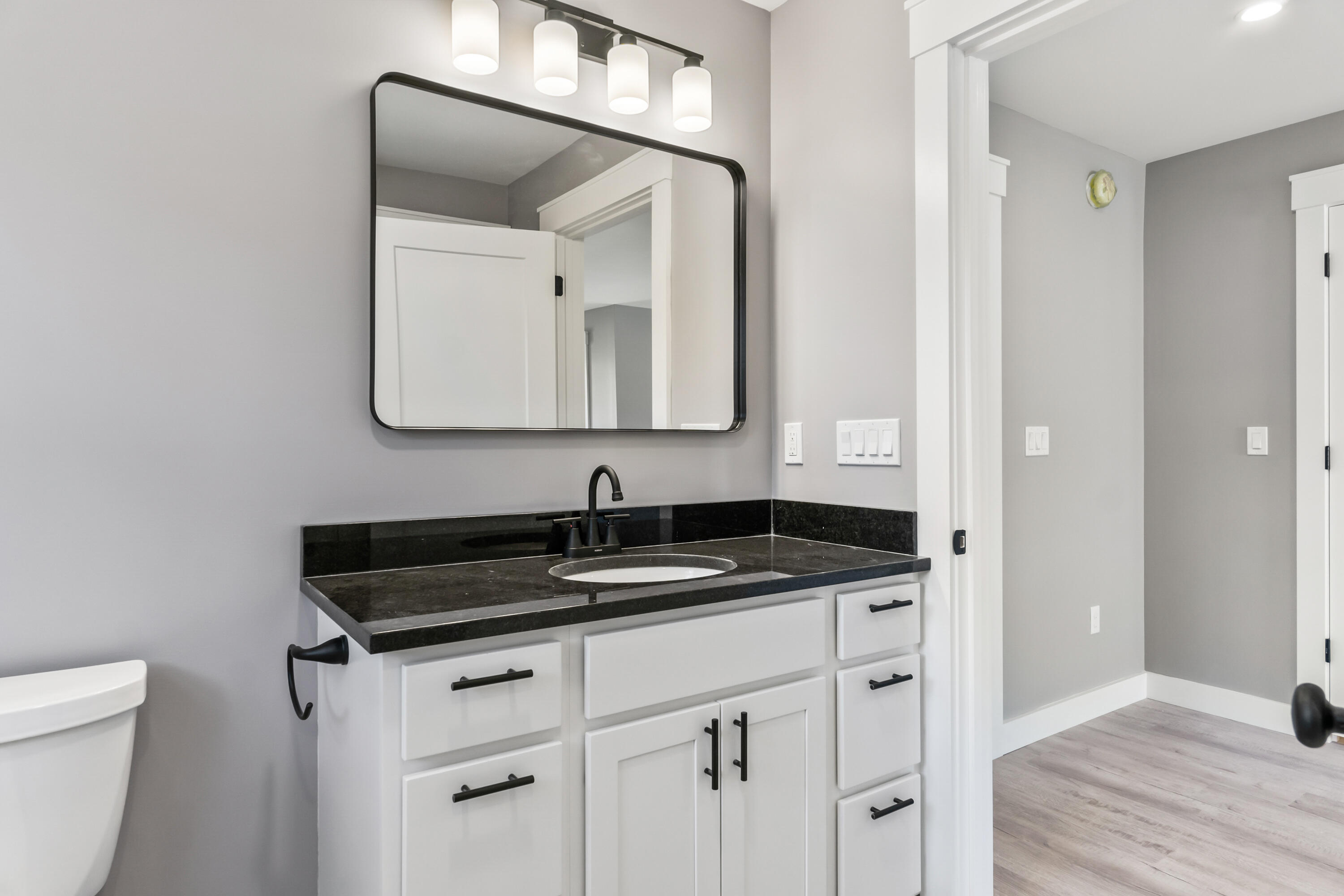 property viewer photo 42