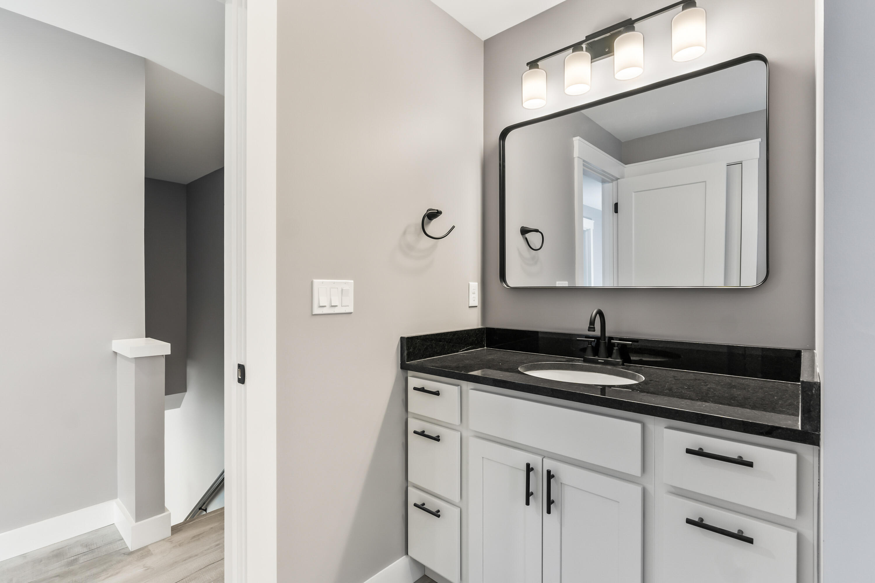 property viewer photo 43