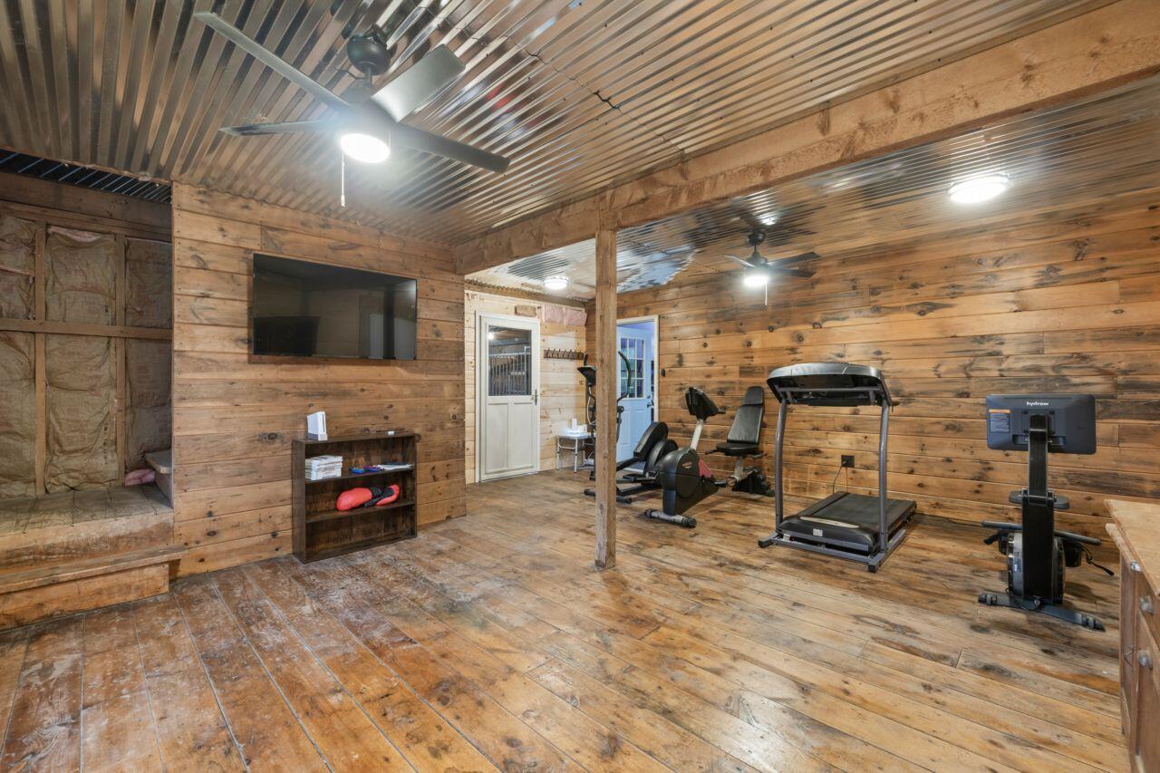 main property photo 50