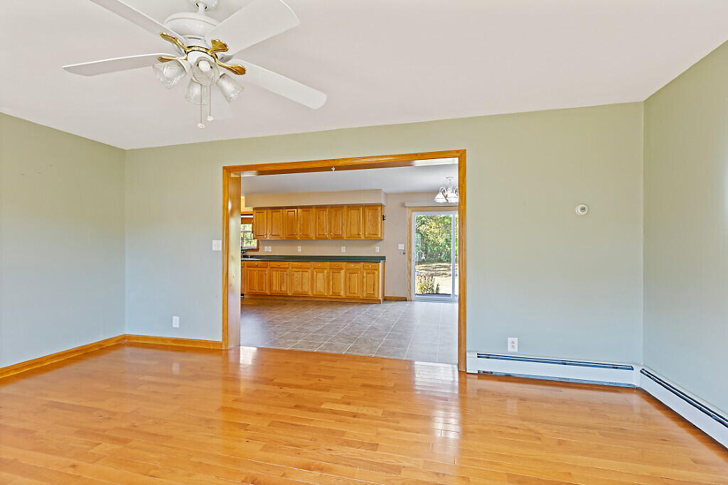 property viewer photo 18