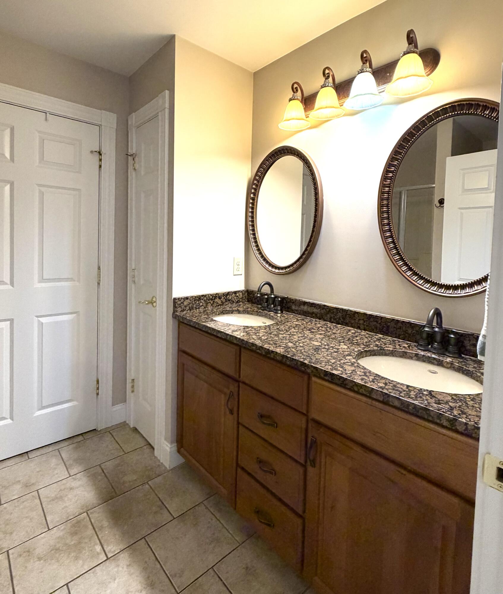 property viewer photo 33