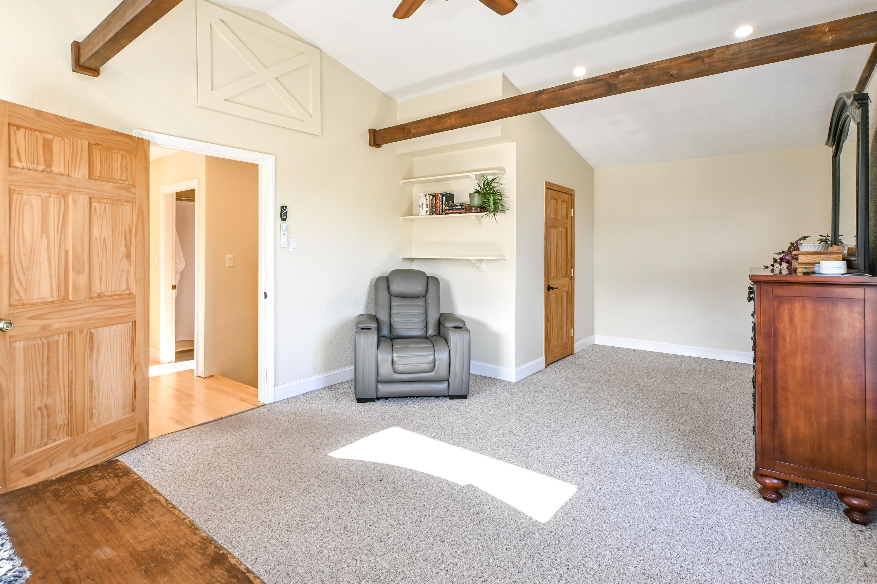 property viewer photo 25