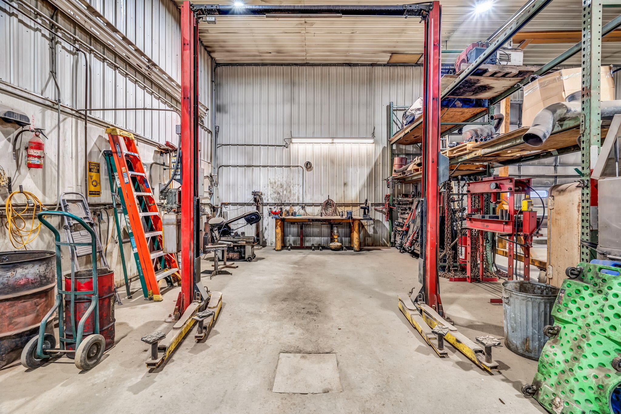 main property photo 40