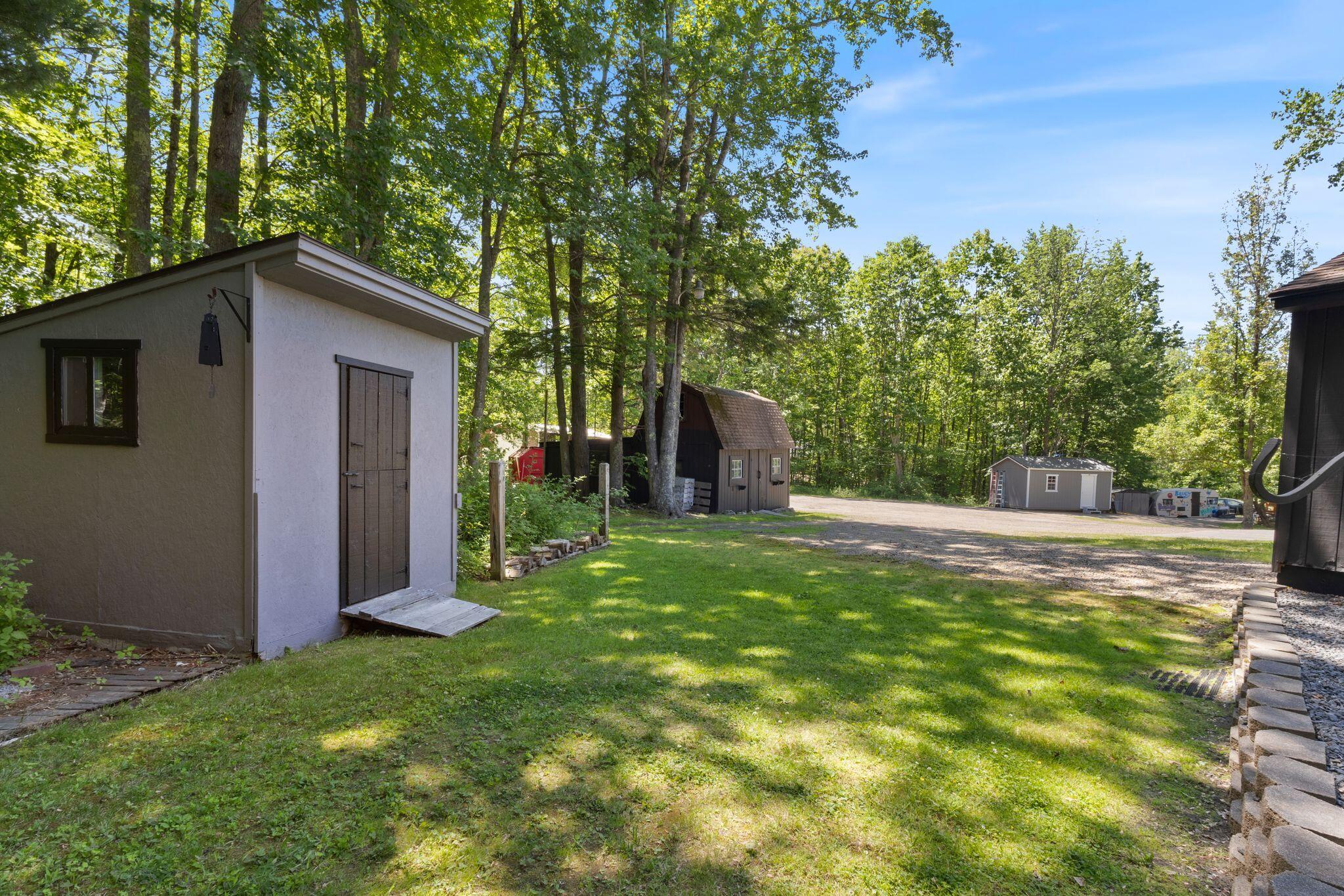 main property photo 17