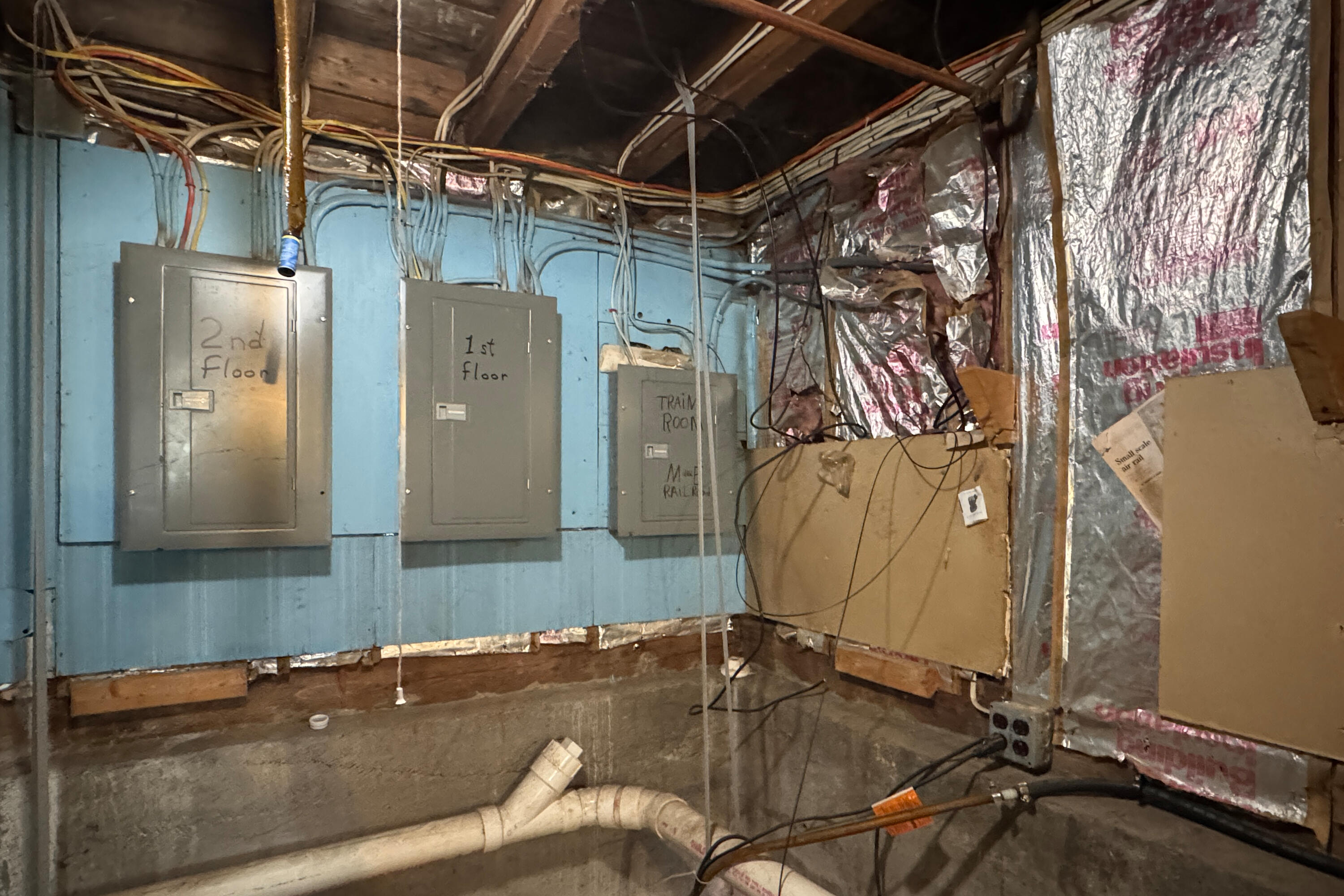 main property photo 28