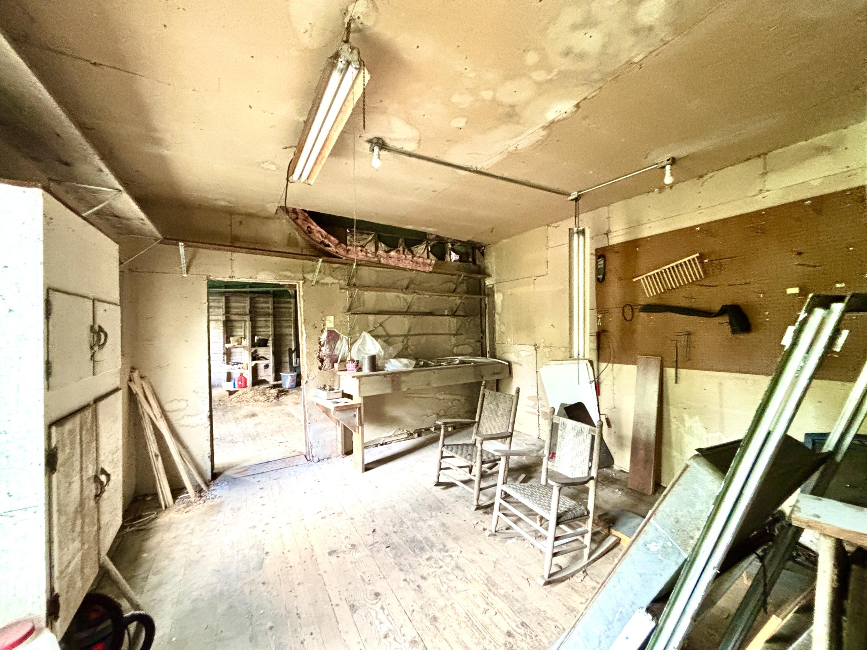 main property photo 44