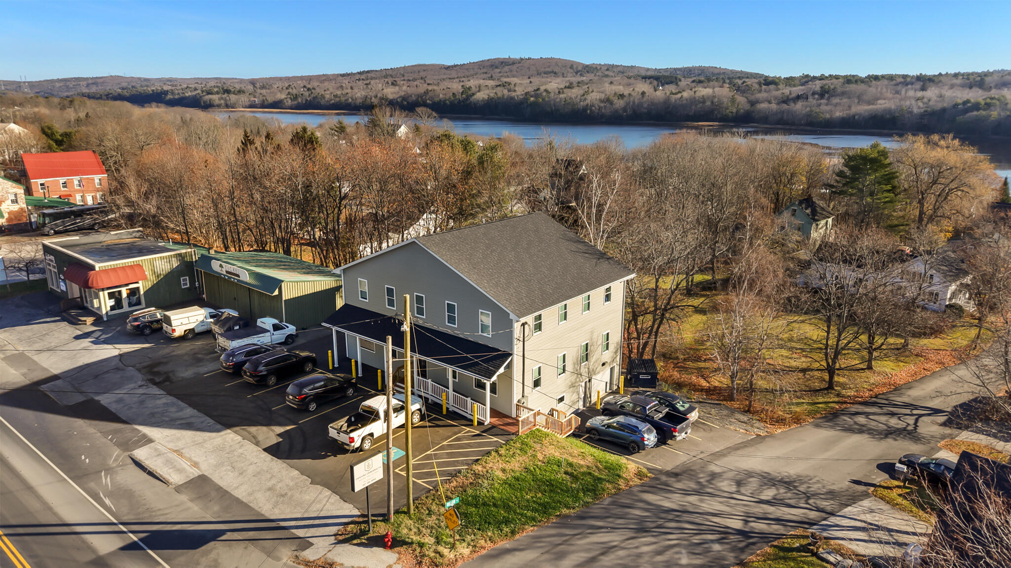 main property photo 11