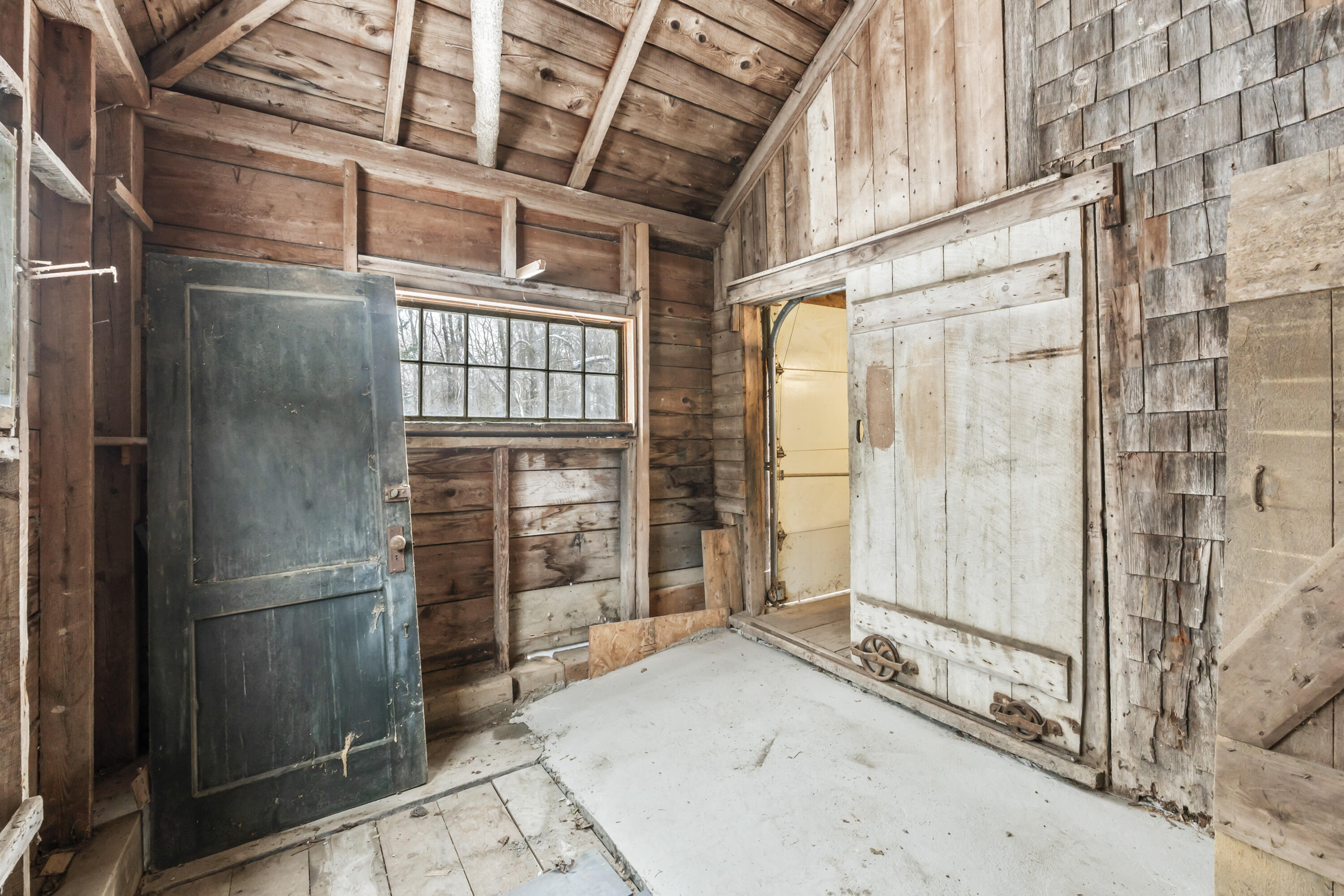 main property photo 50