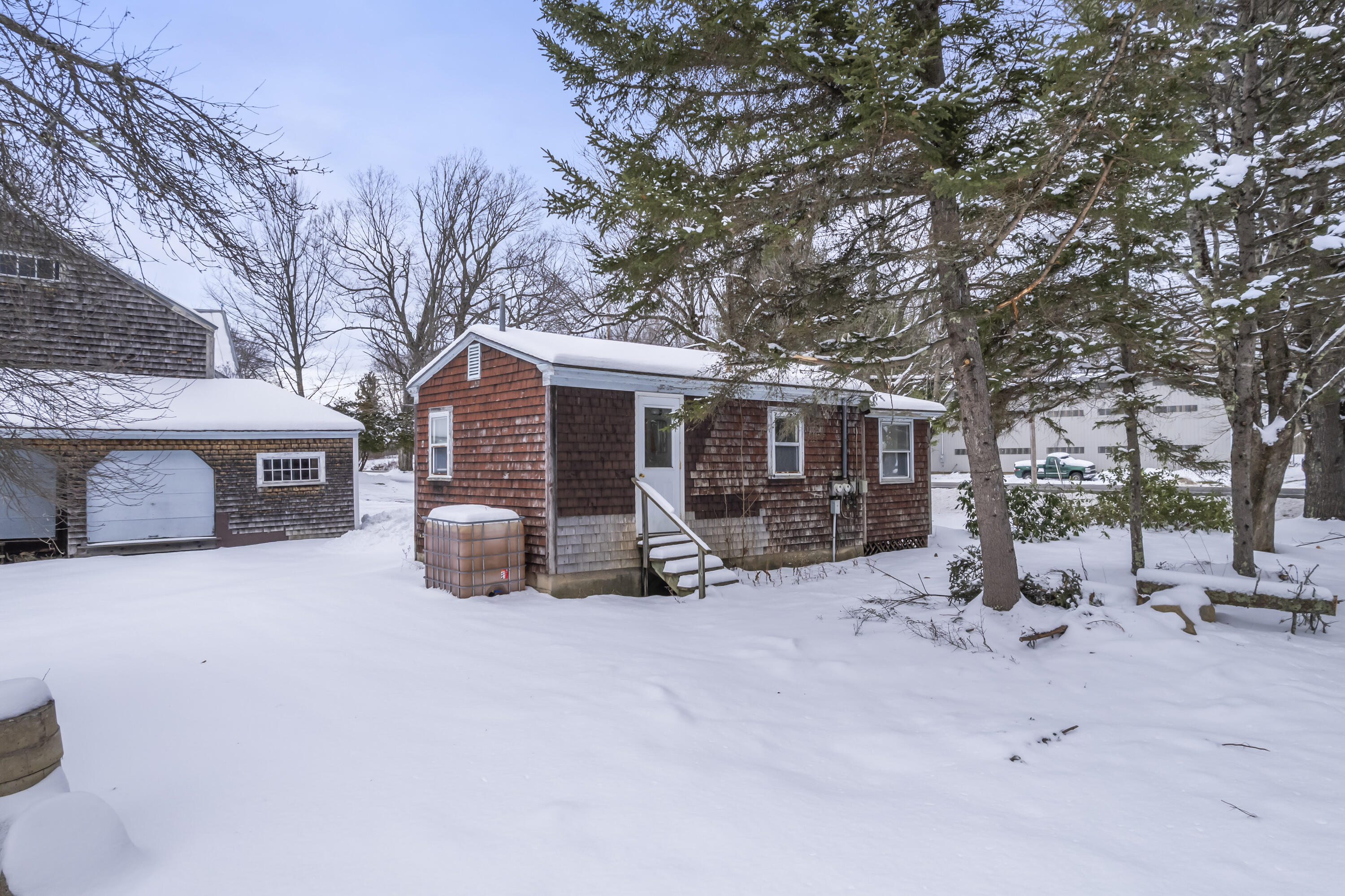main property photo 79