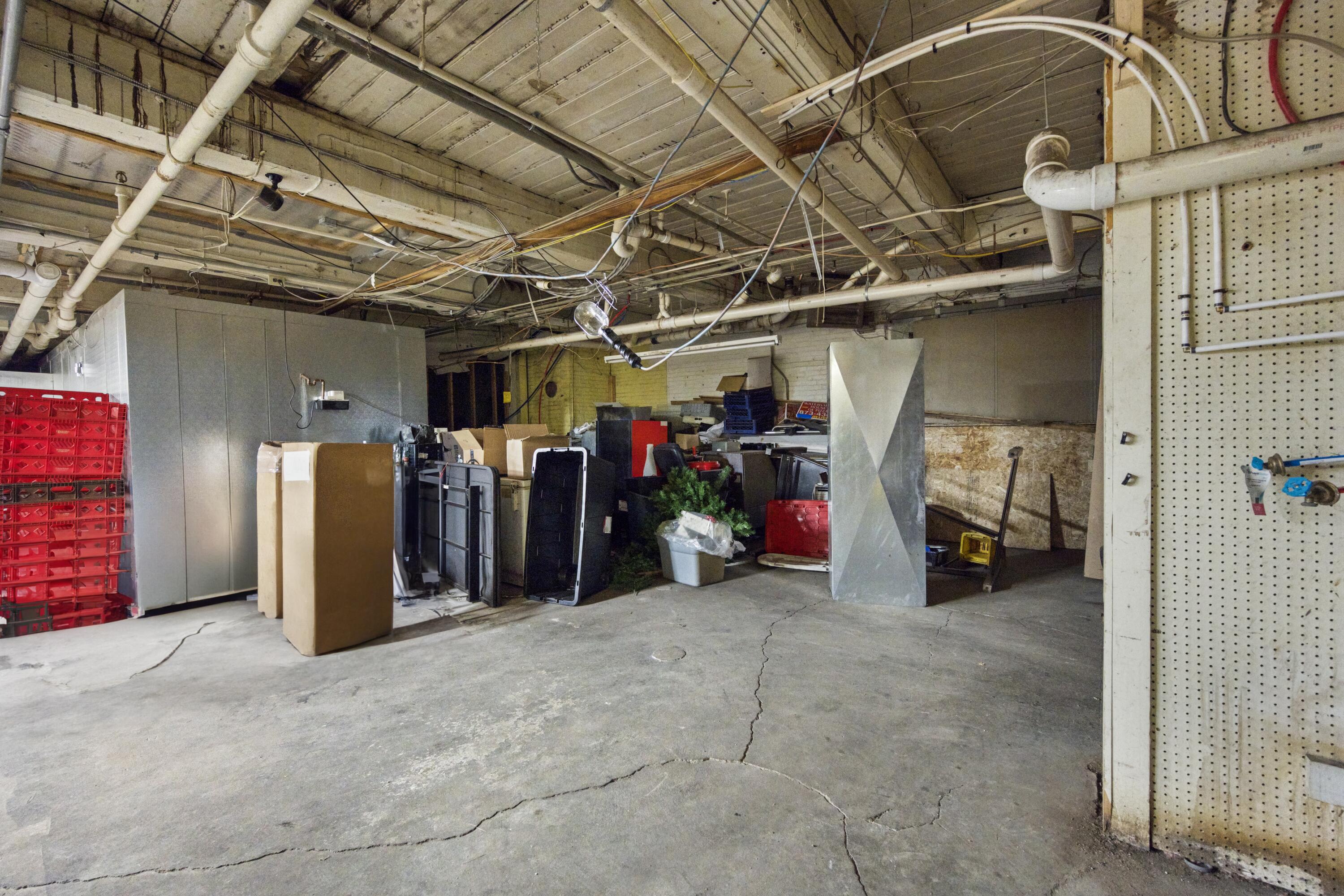 main property photo 37
