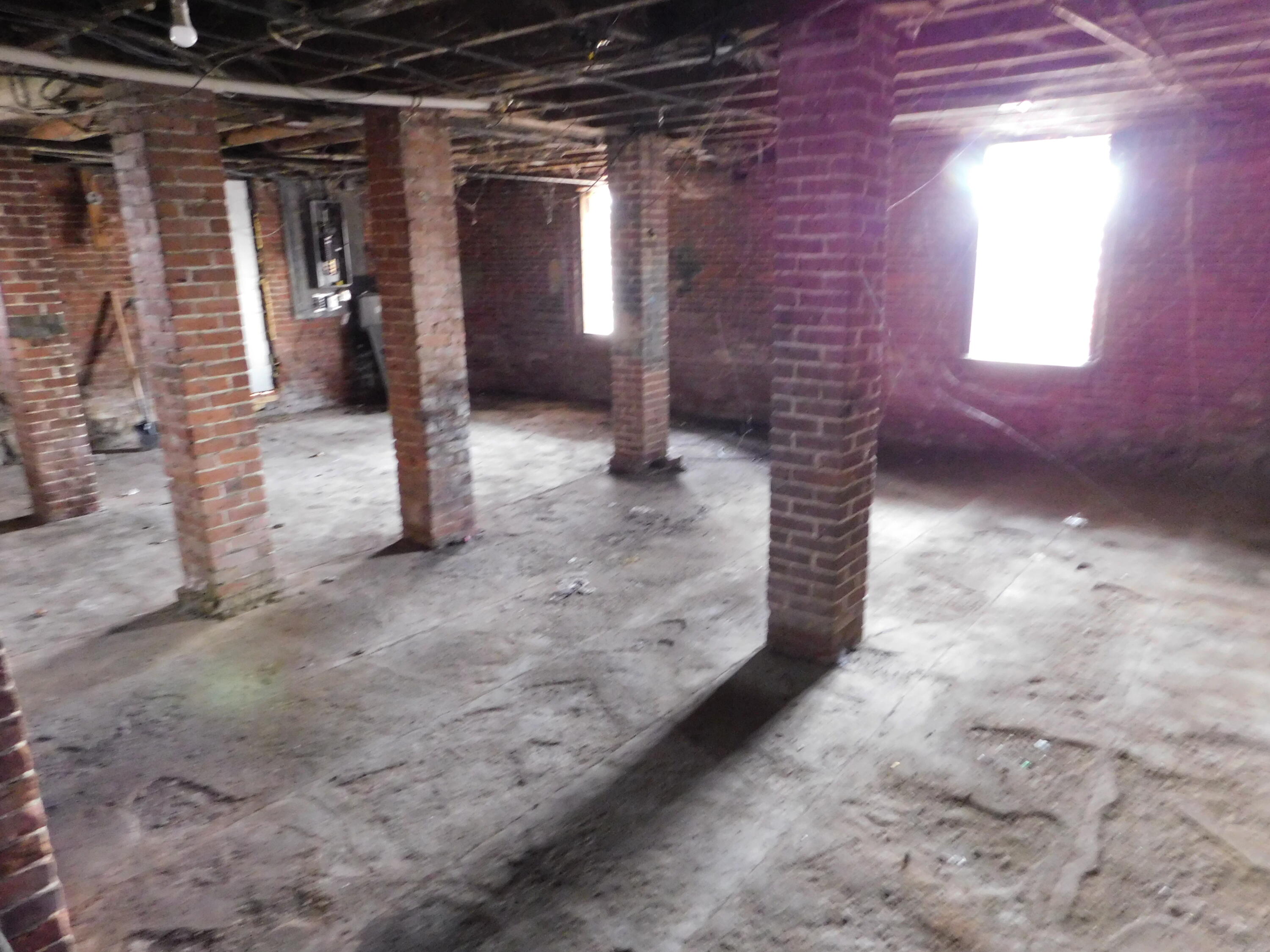main property photo 40