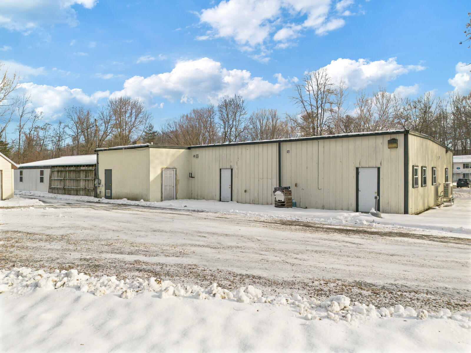 main property photo 7