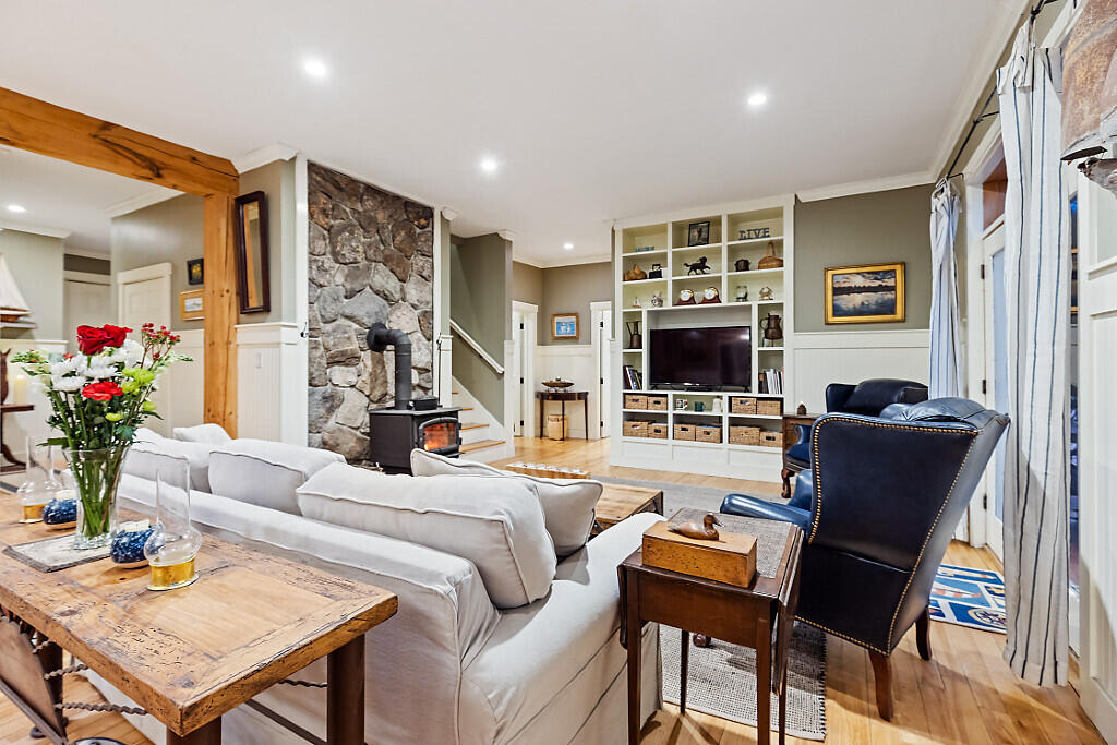 property viewer photo 15