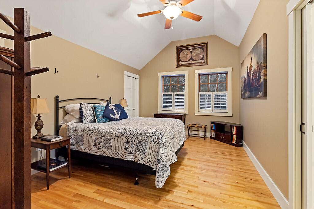 property viewer photo 33