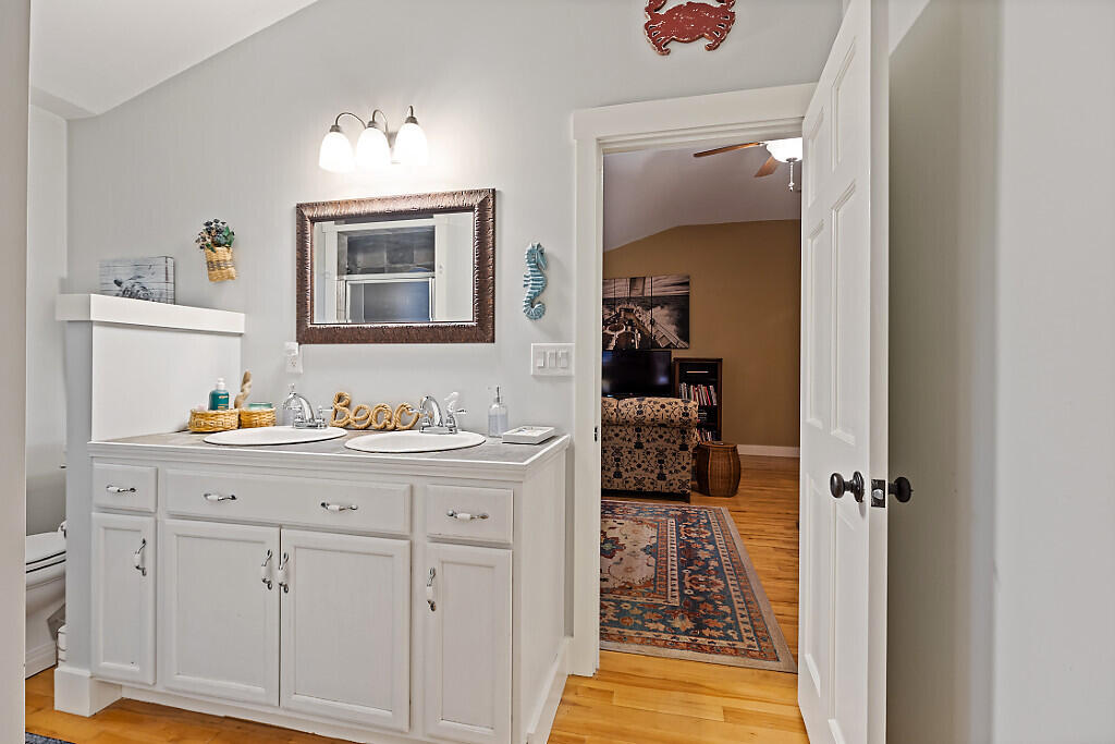 property viewer photo 41
