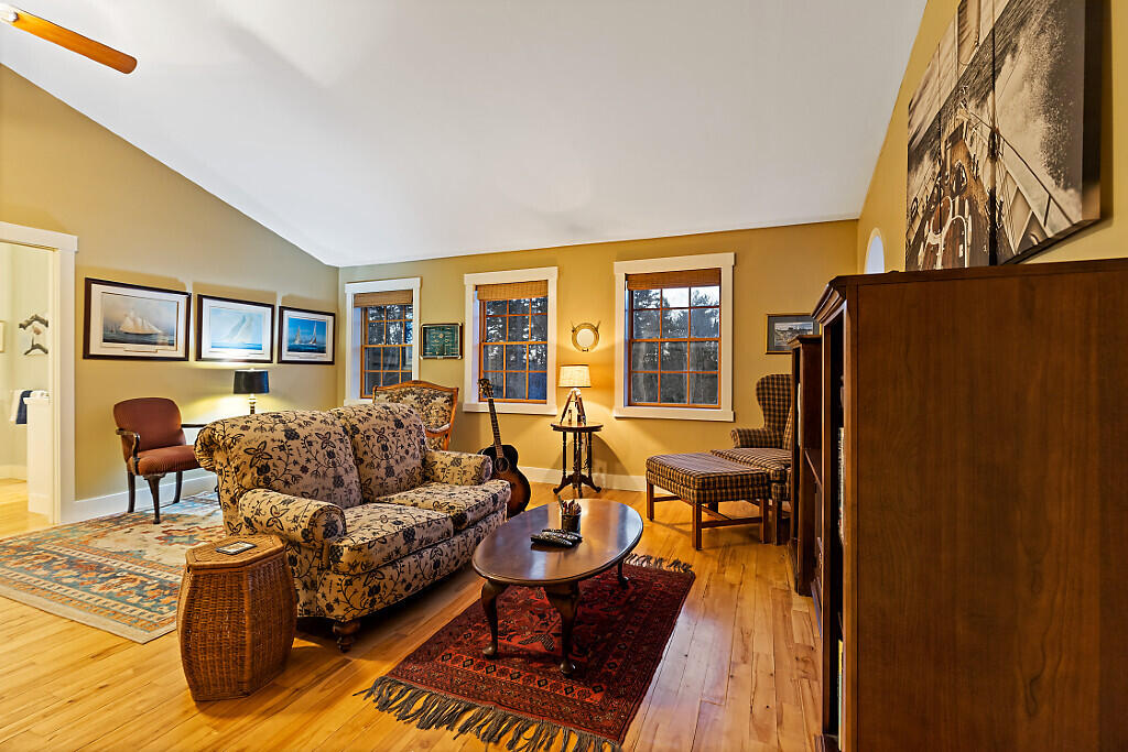 property viewer photo 43