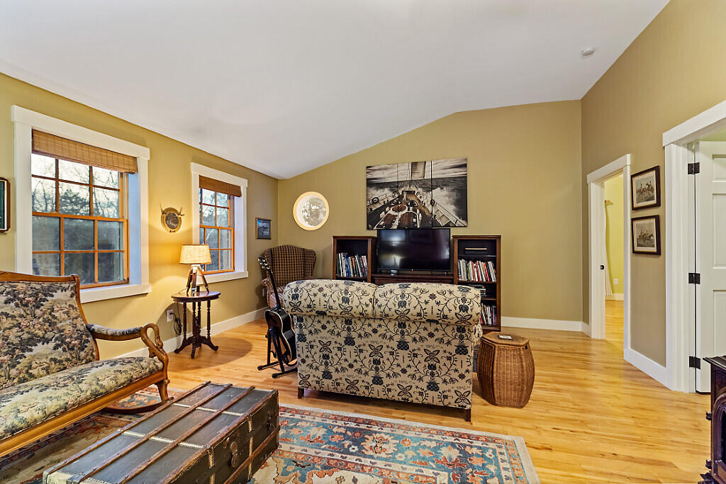 property viewer photo 47