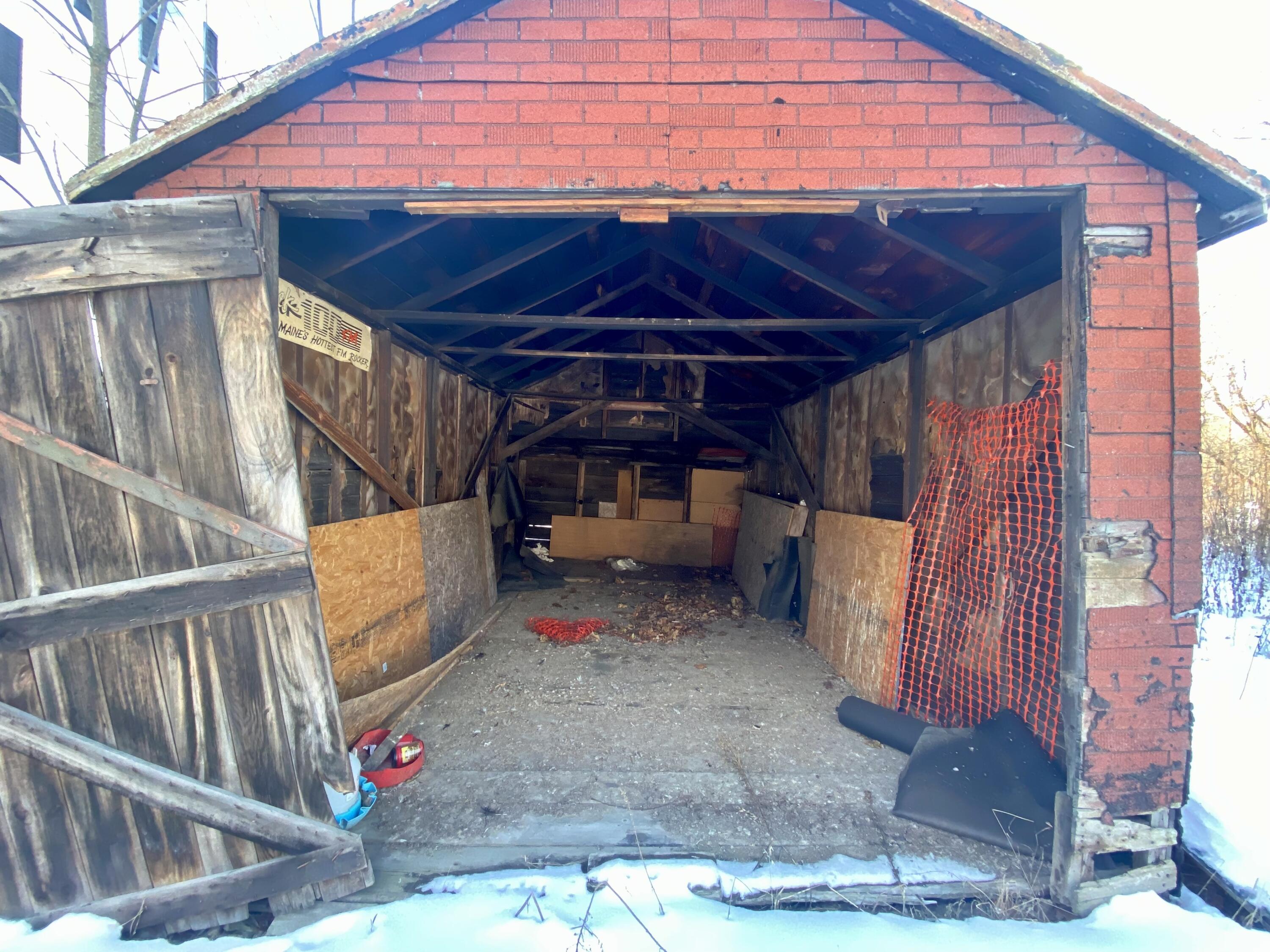 main property photo 13