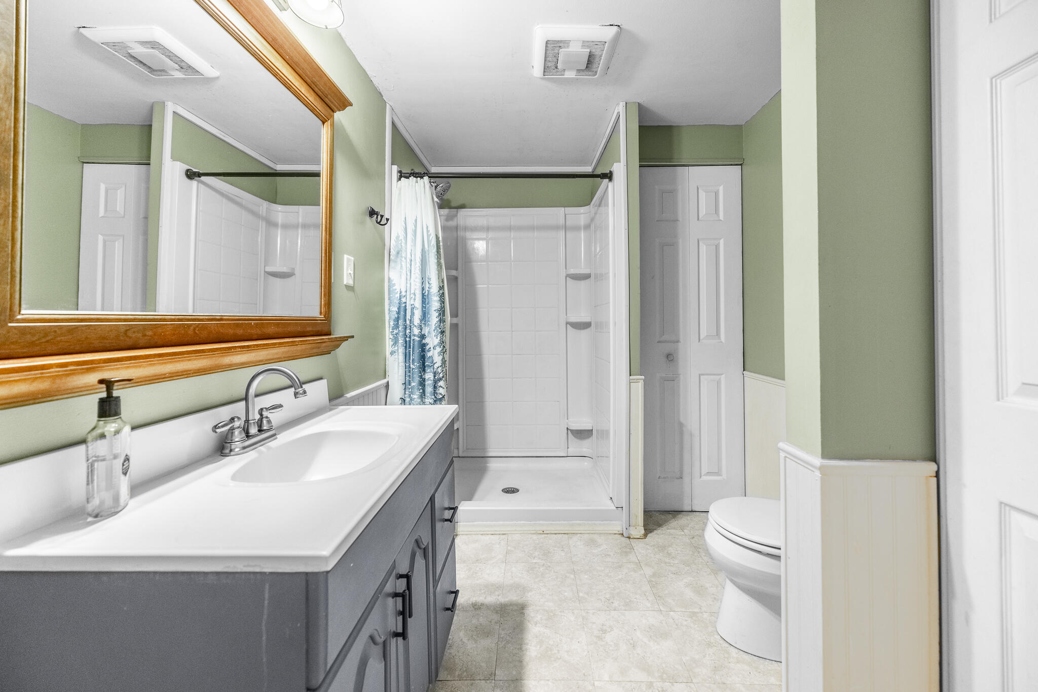 property viewer photo 25
