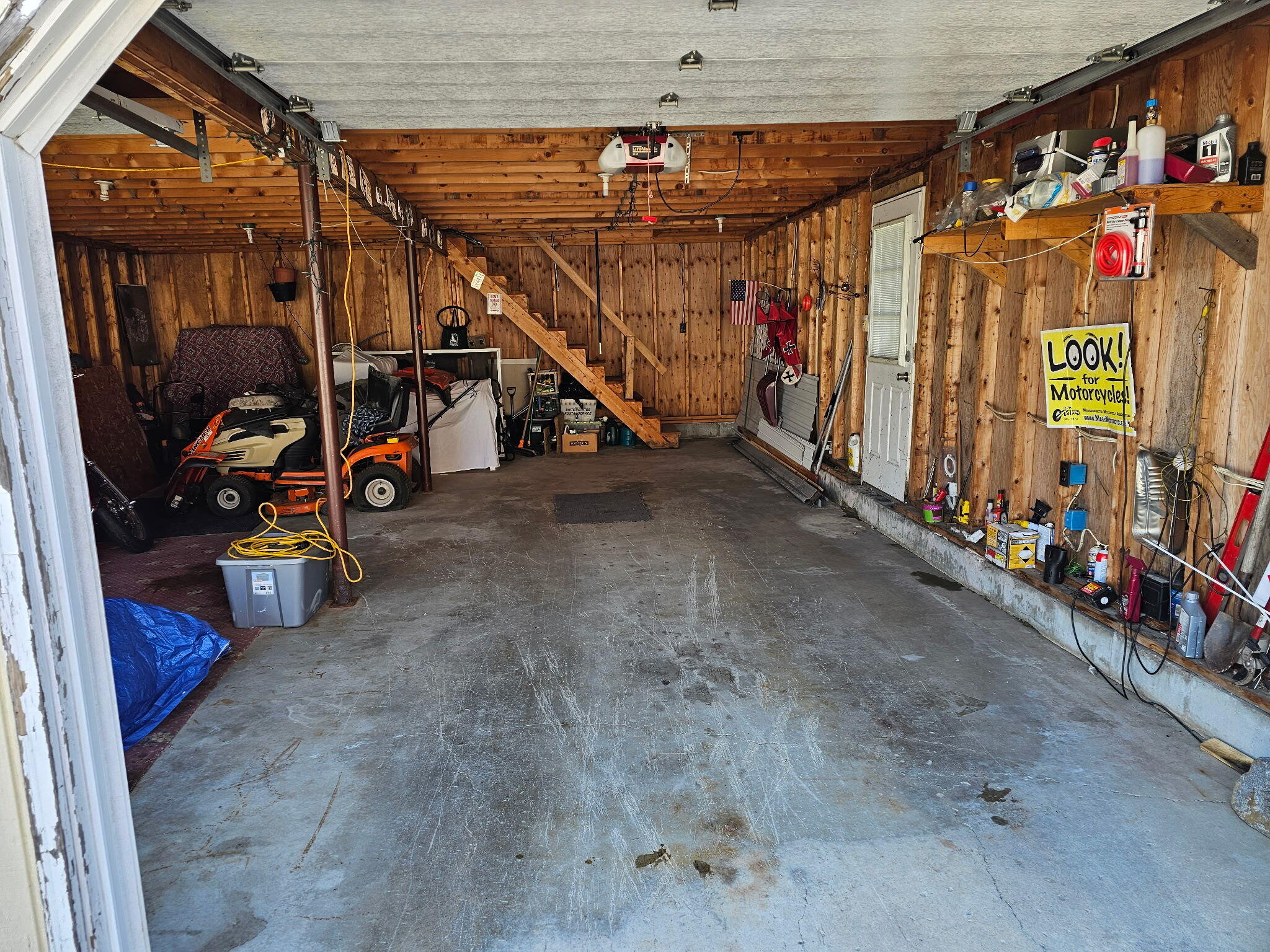 main property photo 13