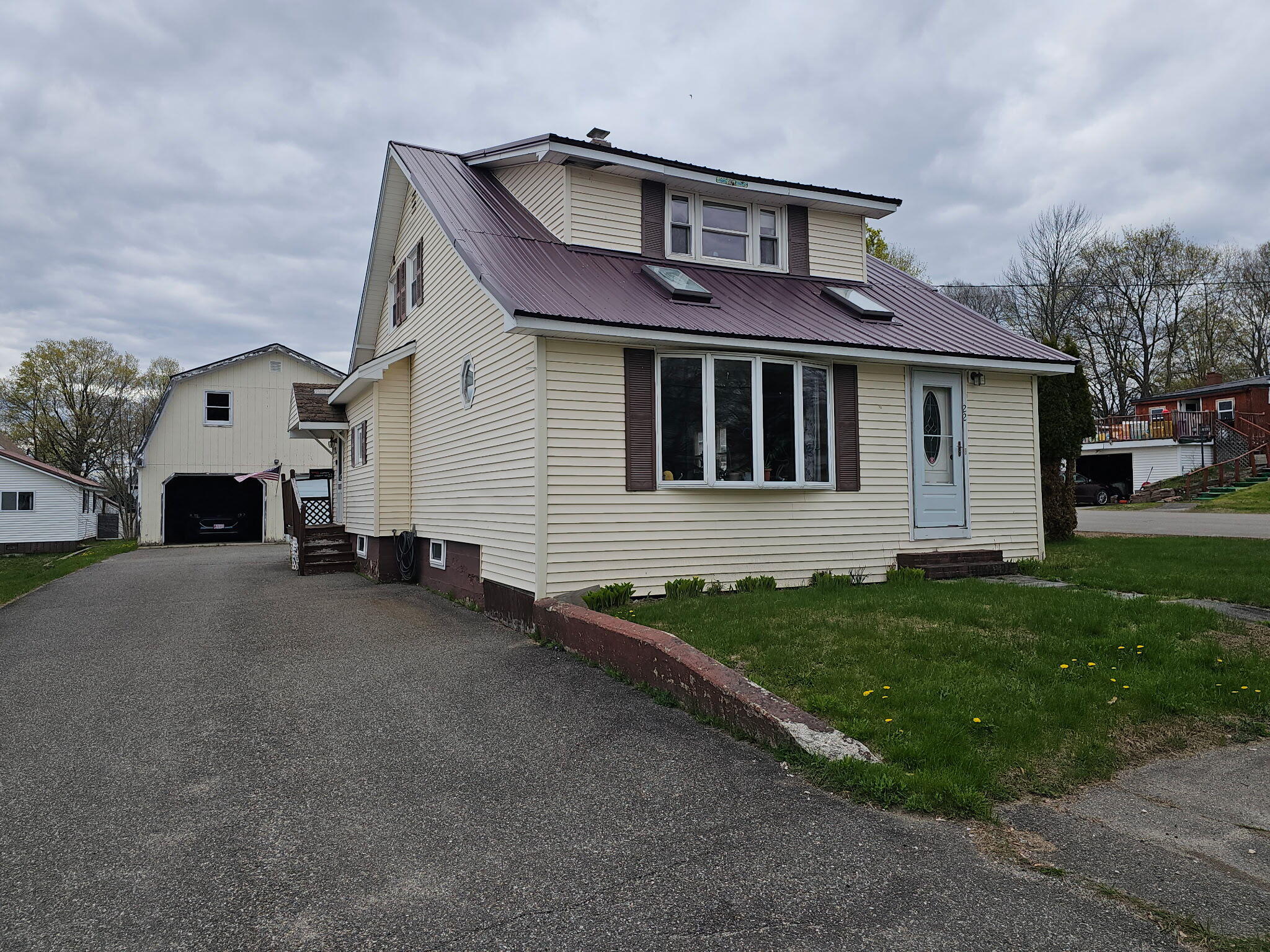 main property photo 24