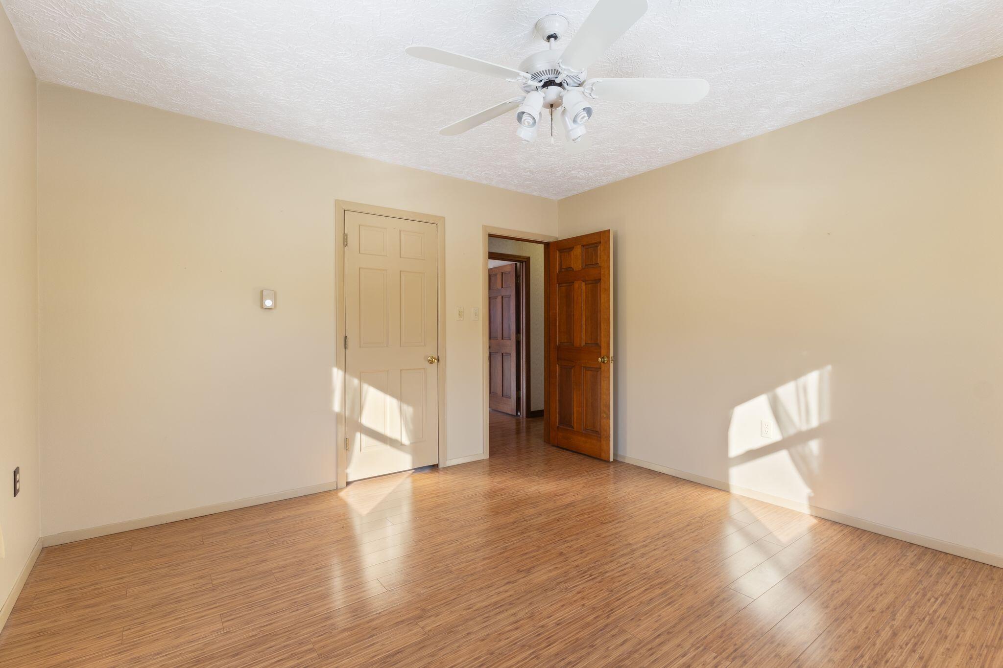 property viewer photo 10