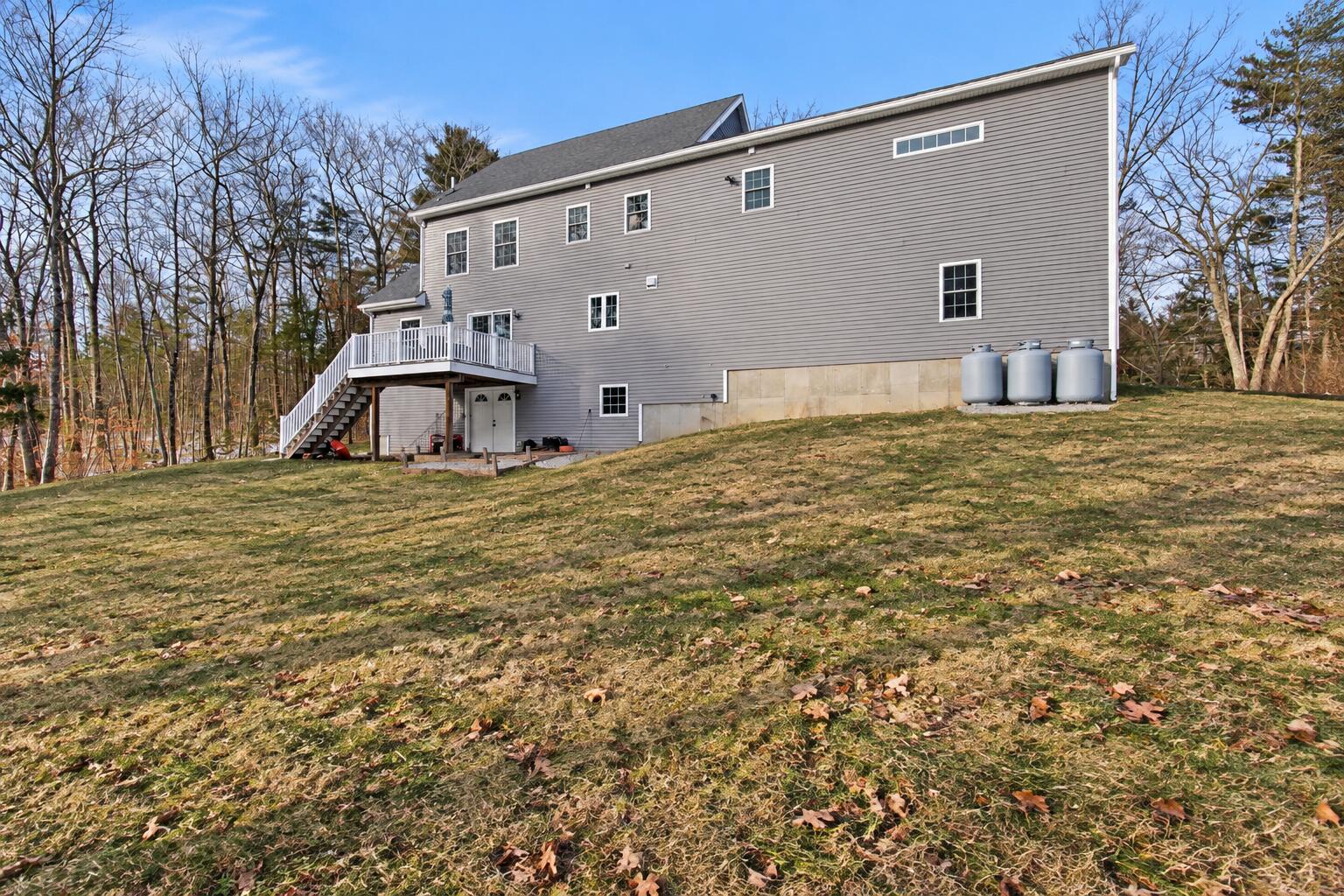 main property photo 50