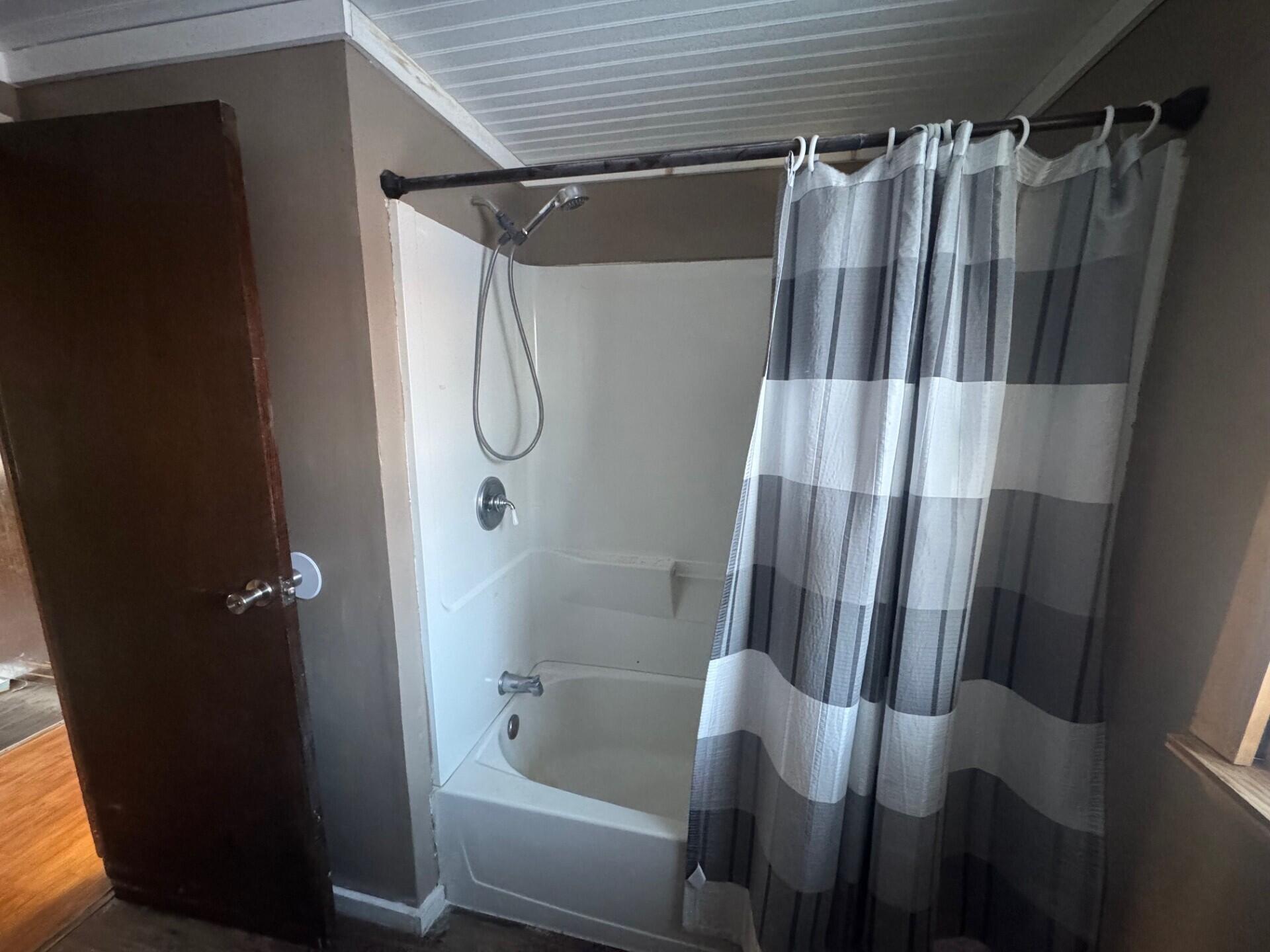property viewer photo 15