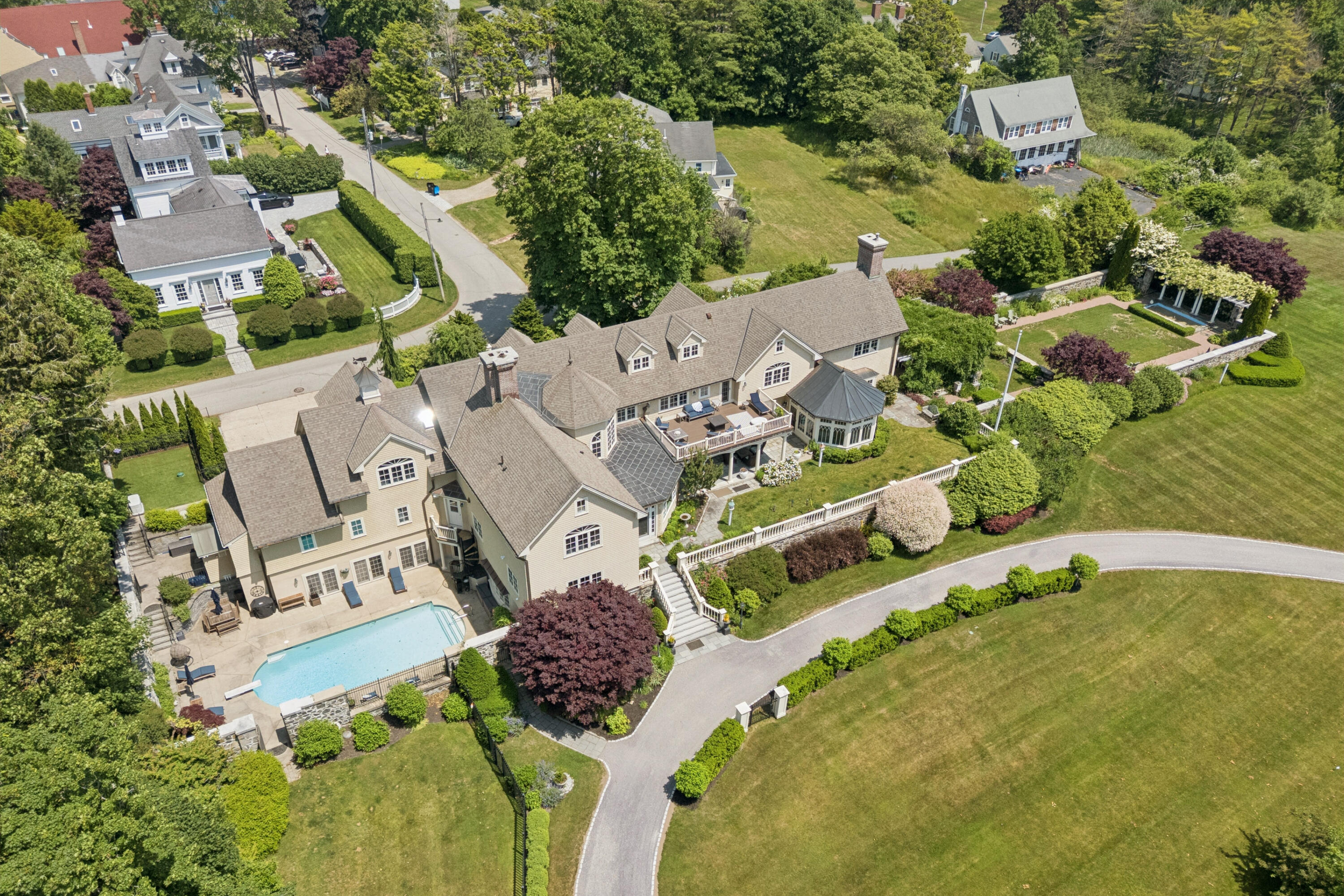 main property photo 3