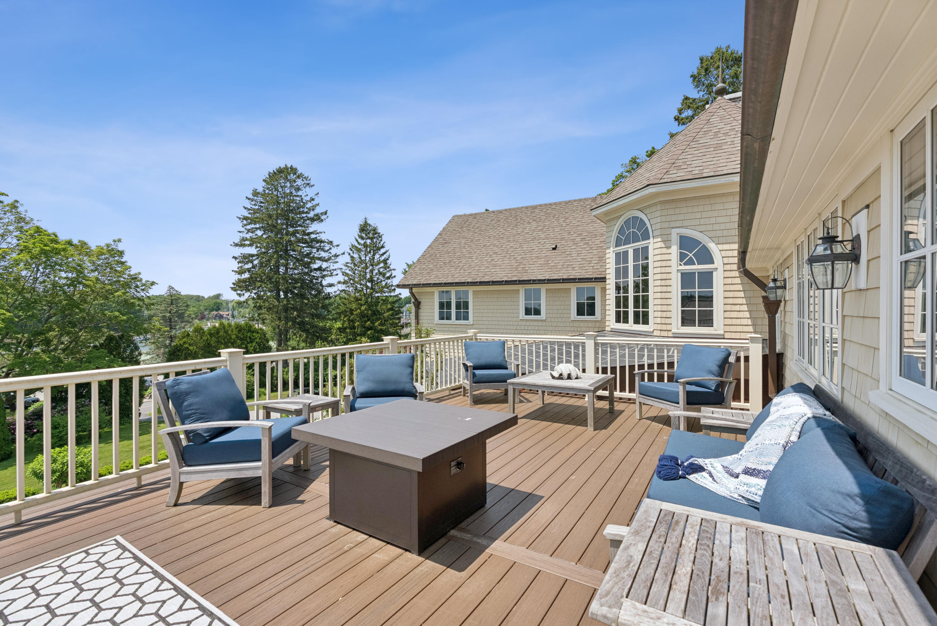 main property photo 74